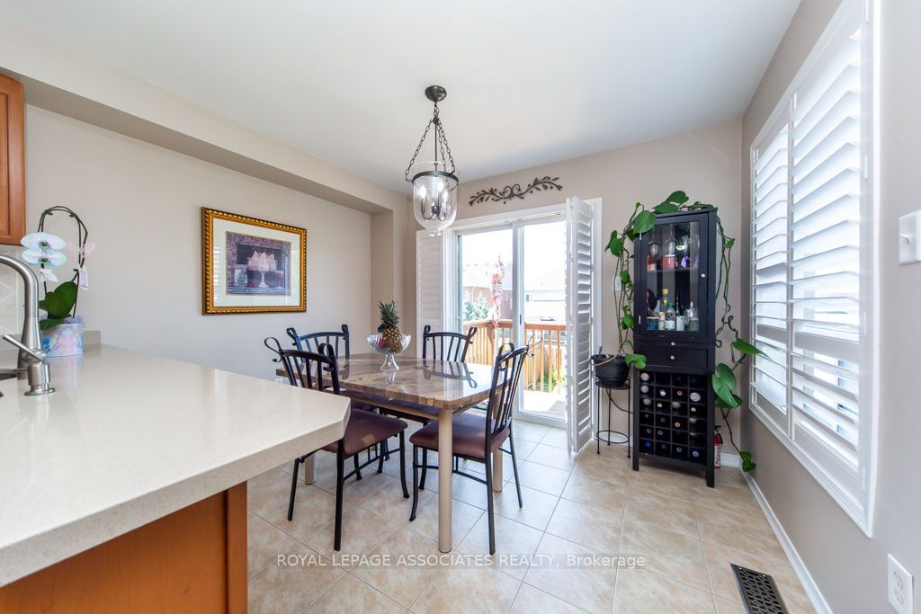 E13598568 Property Photo 16