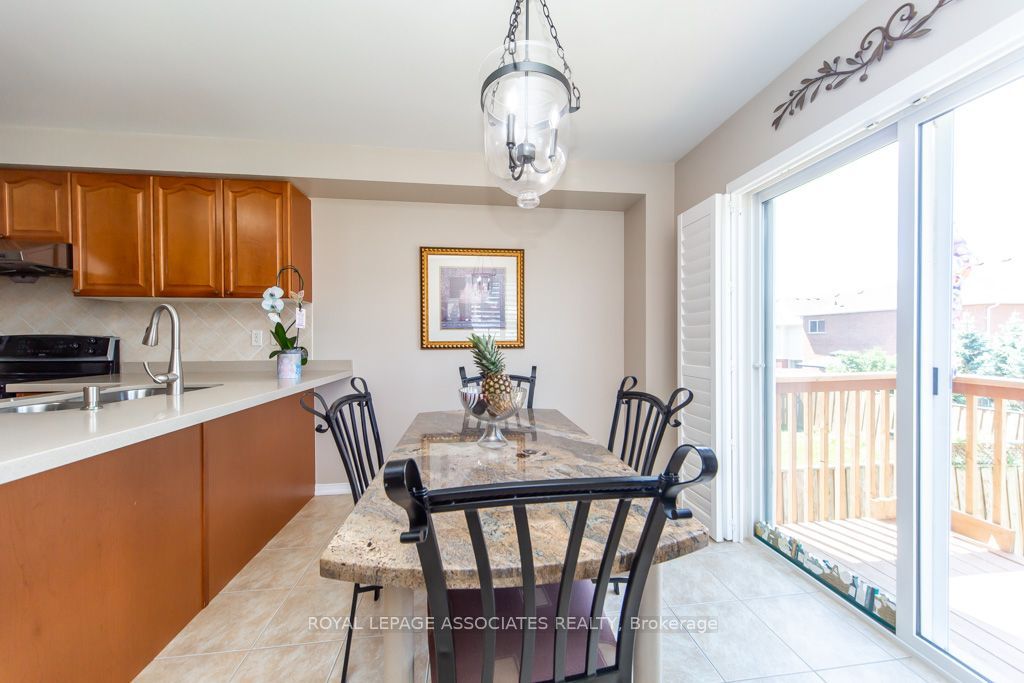 E13598568 Property Photo 17
