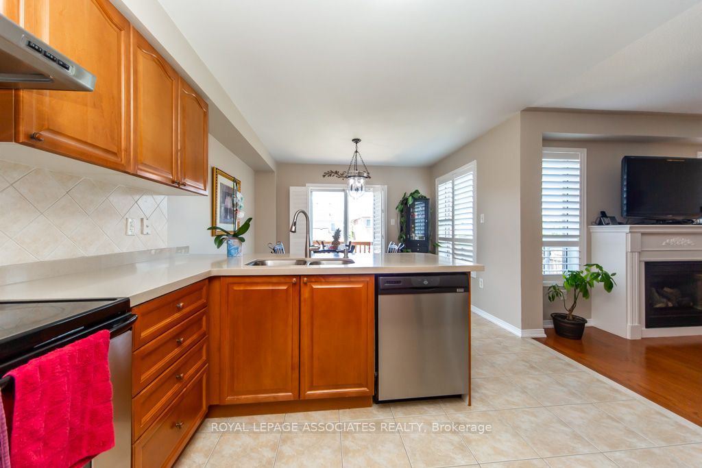 E13598568 Property Photo 21