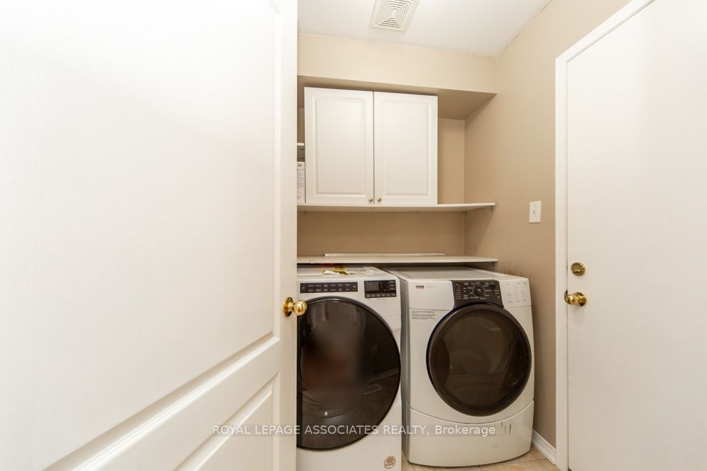 E13598568 Property Photo 25