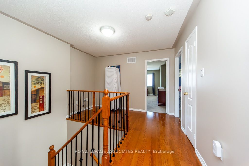 E13598568 Property Photo 26