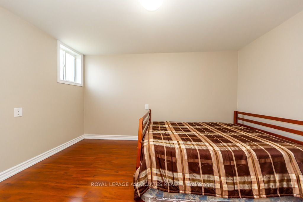 E13598568 Property Photo 44