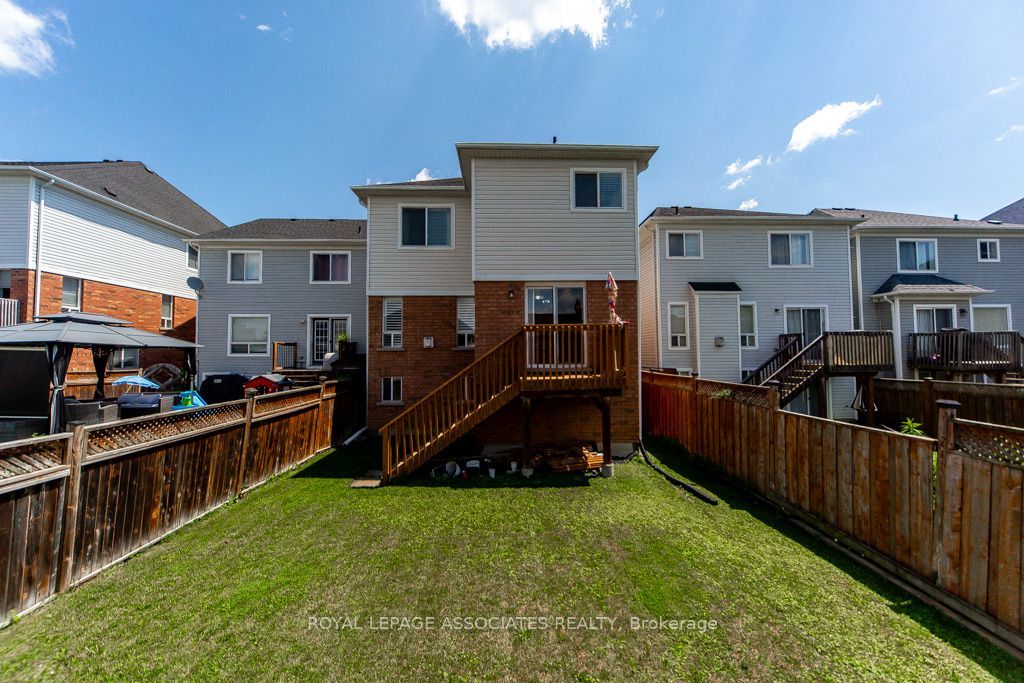 E13598568 Property Photo 50