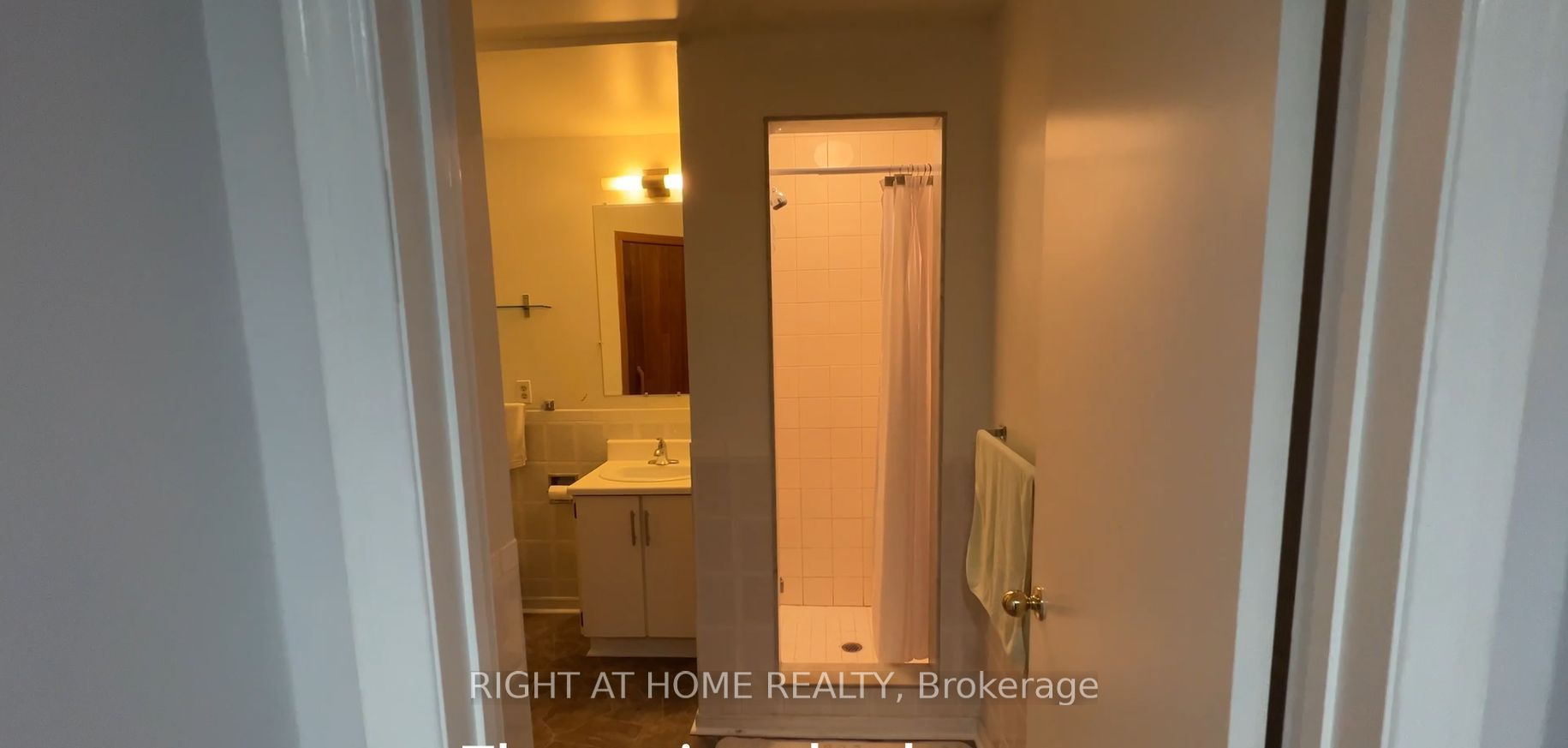 E13598596 Property Photo 17
