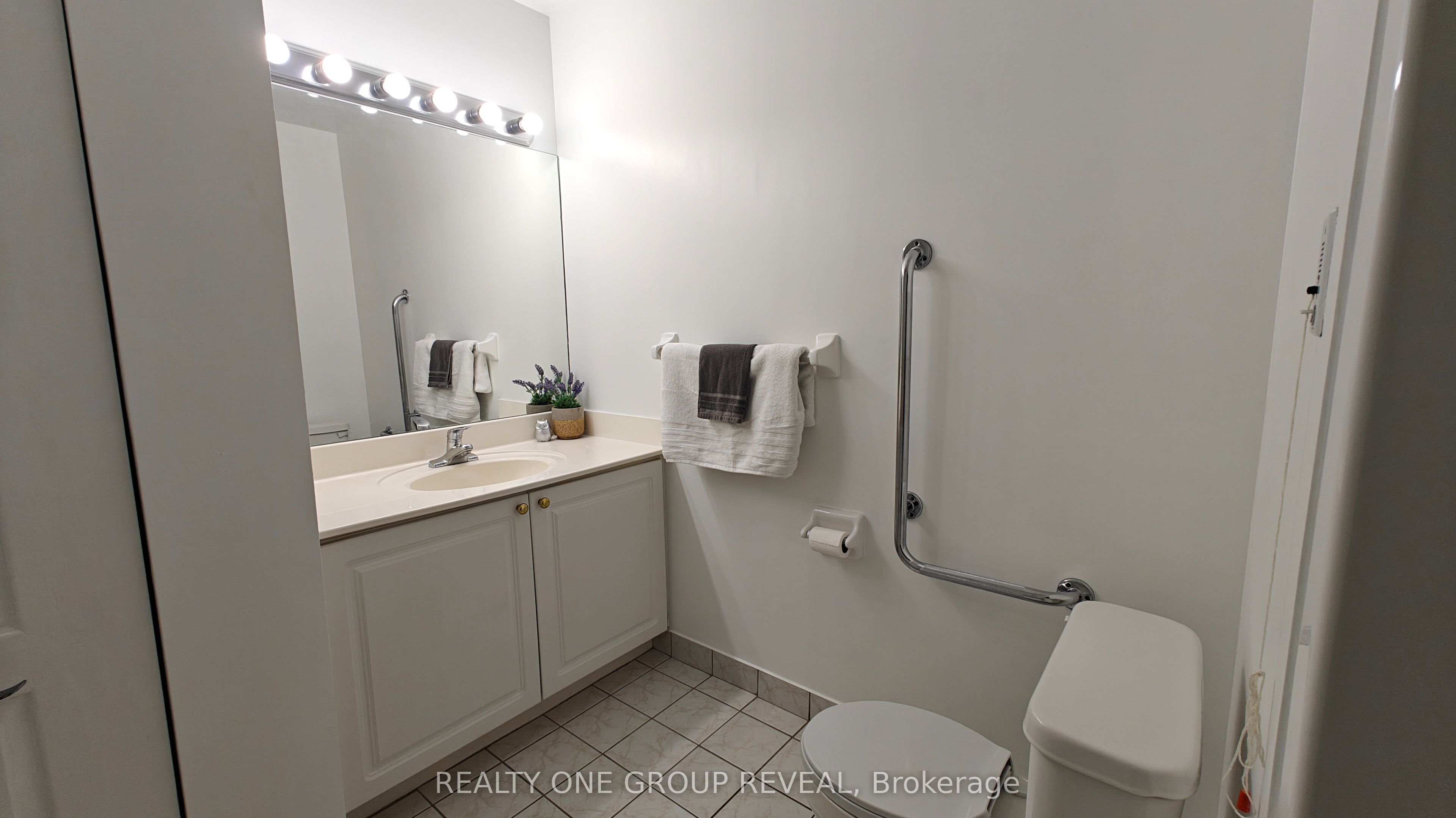 3088 Kennedy Road Ph10 Property Photo 6
