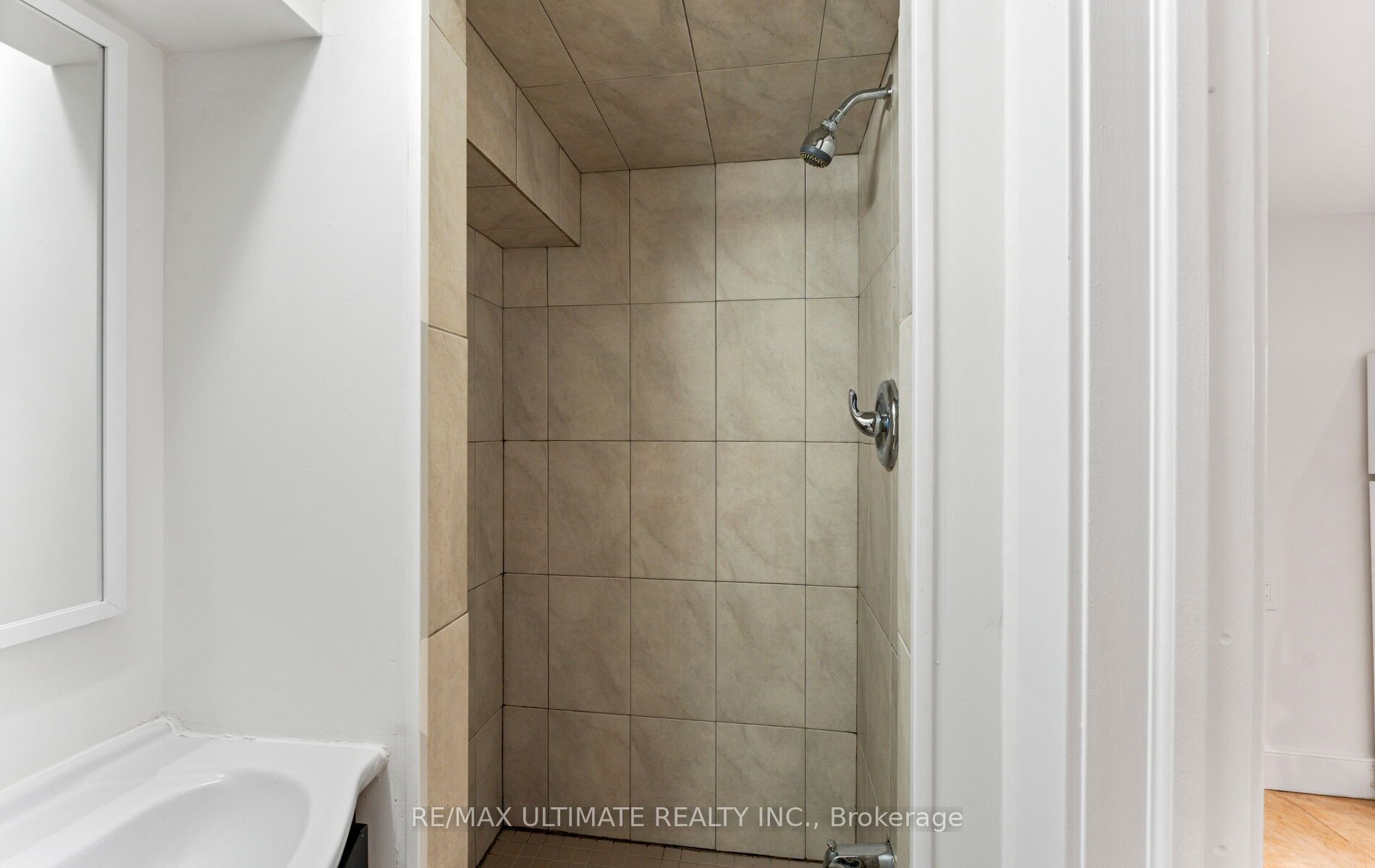 906 Logan Avenue Property Photo 35