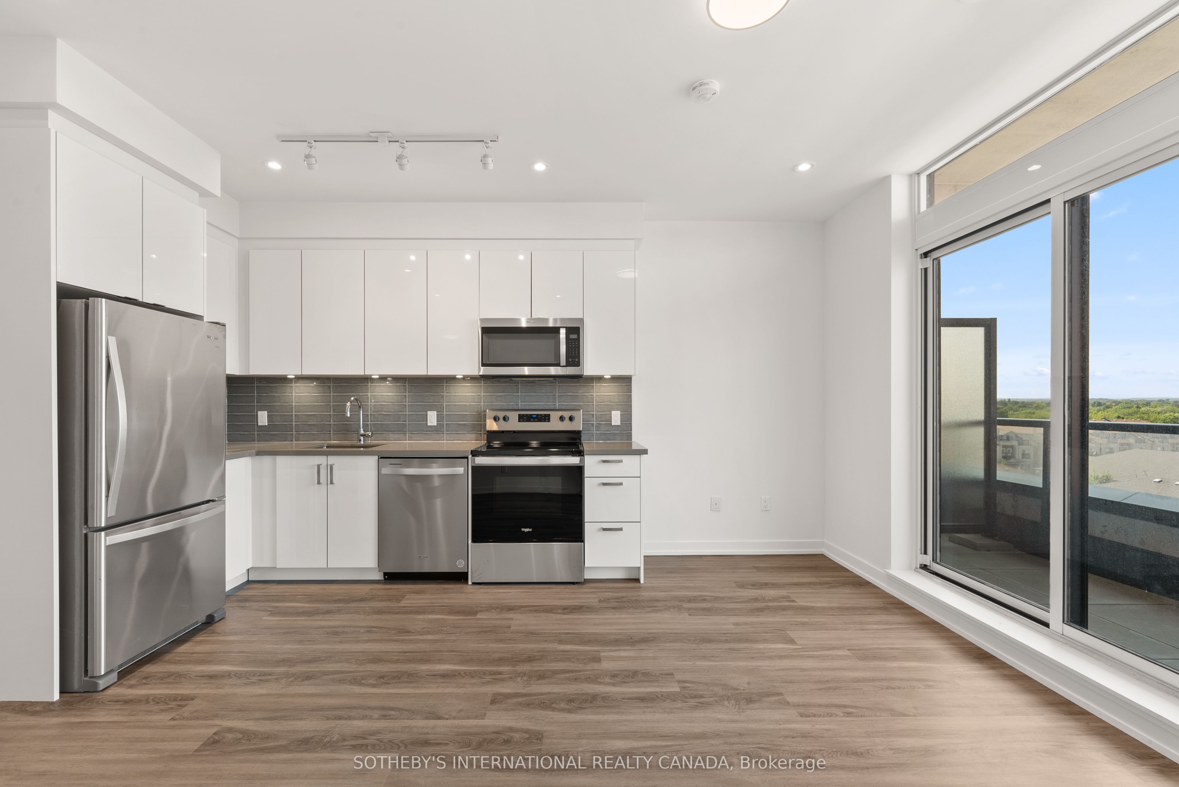 1010 Dundas Street E Ph 20 Property Photo 3