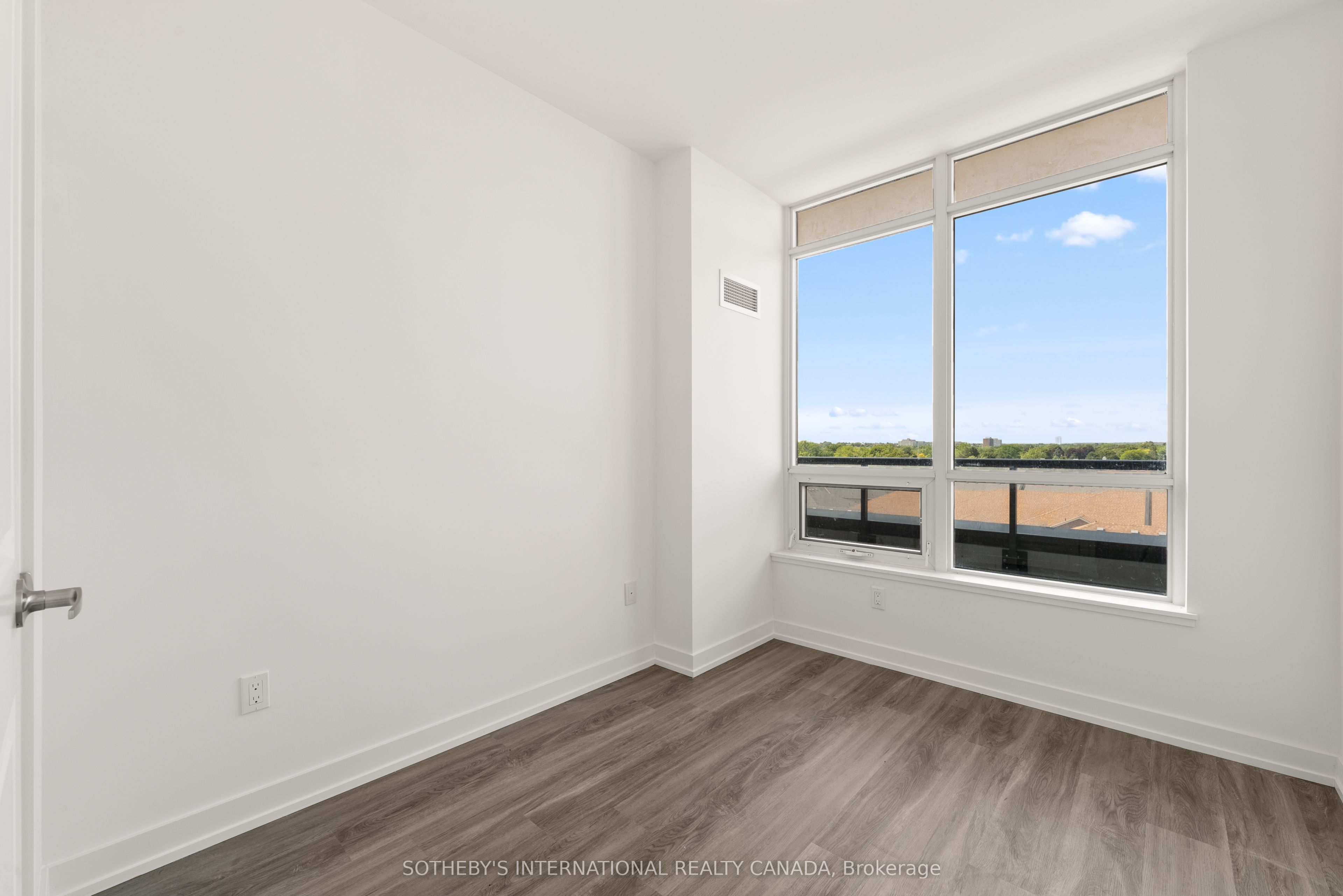 1010 Dundas Street E Ph 20 Property Photo 17
