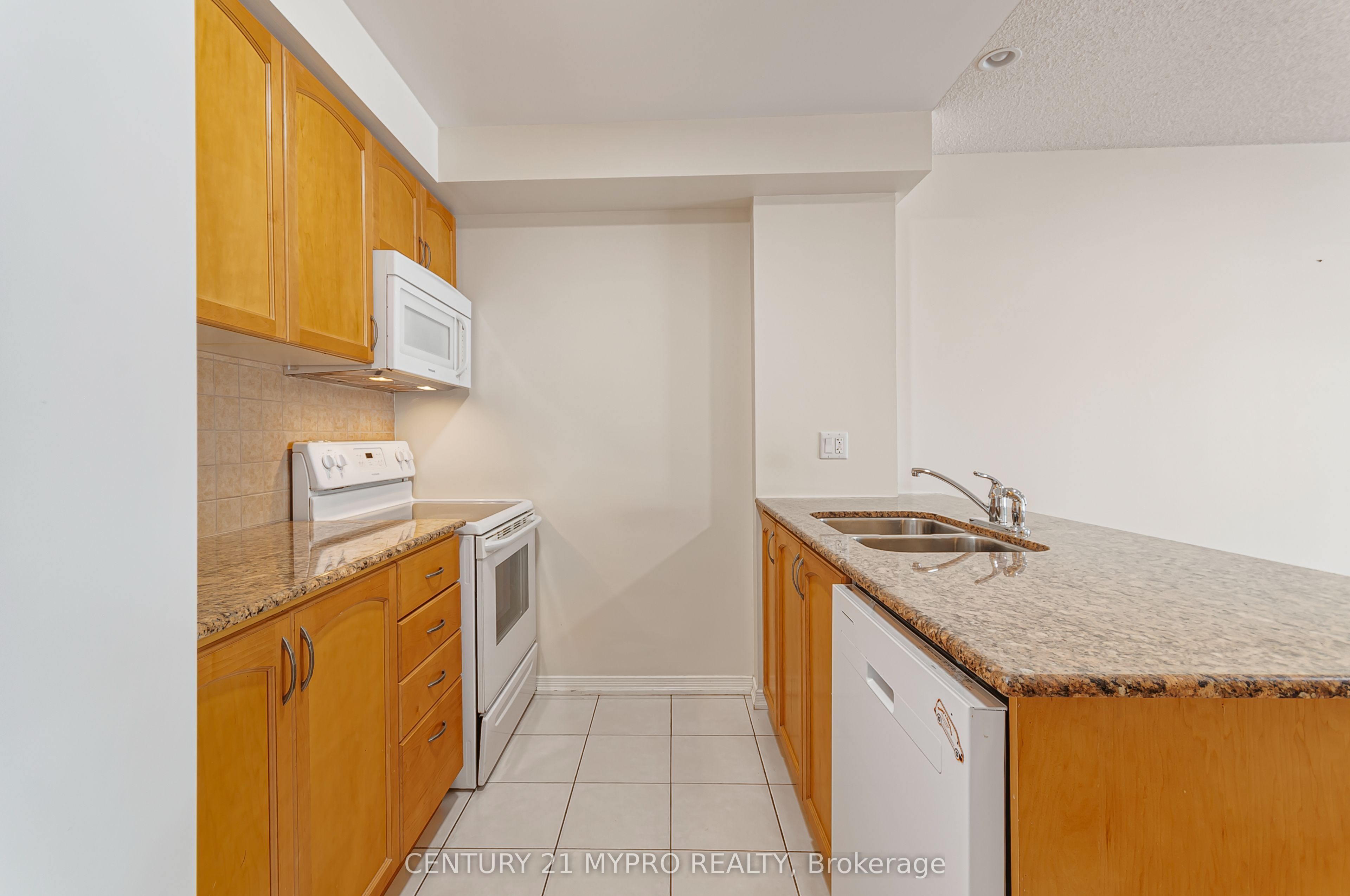 61 Clarington Boulevard 113 Property Photo 8