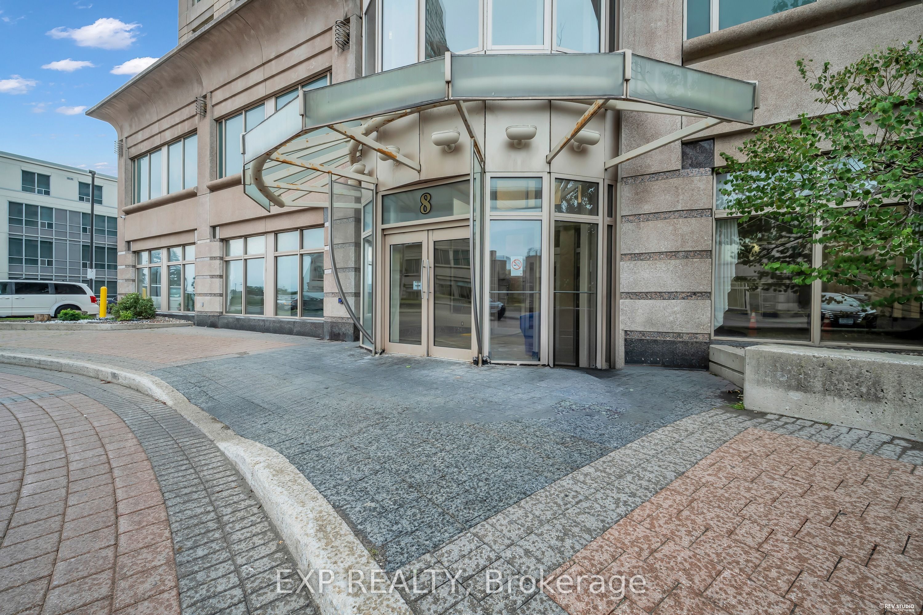 8 Lee Centre Drive N 1016 Property Photo 2