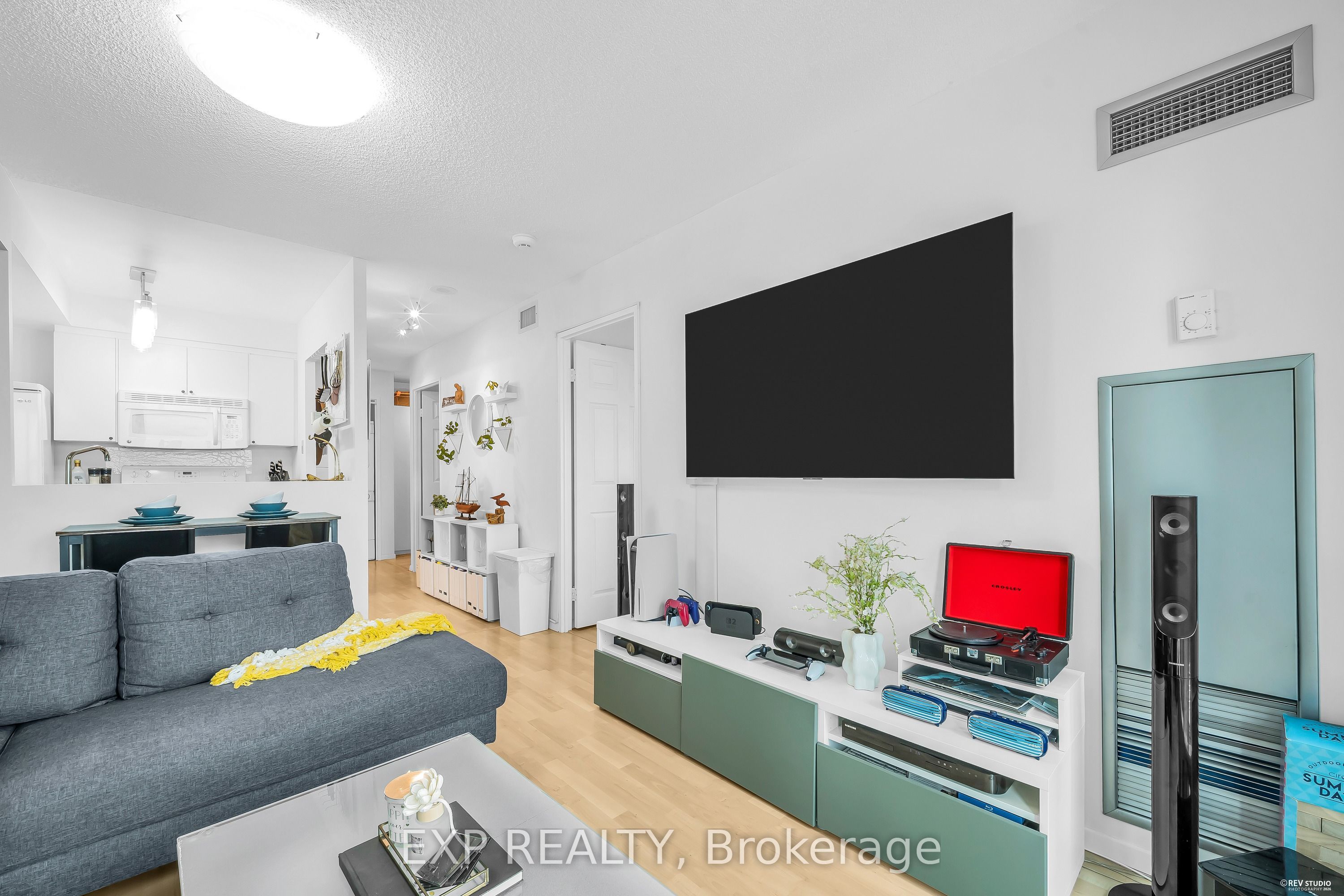 8 Lee Centre Drive N 1016 Property Photo 8