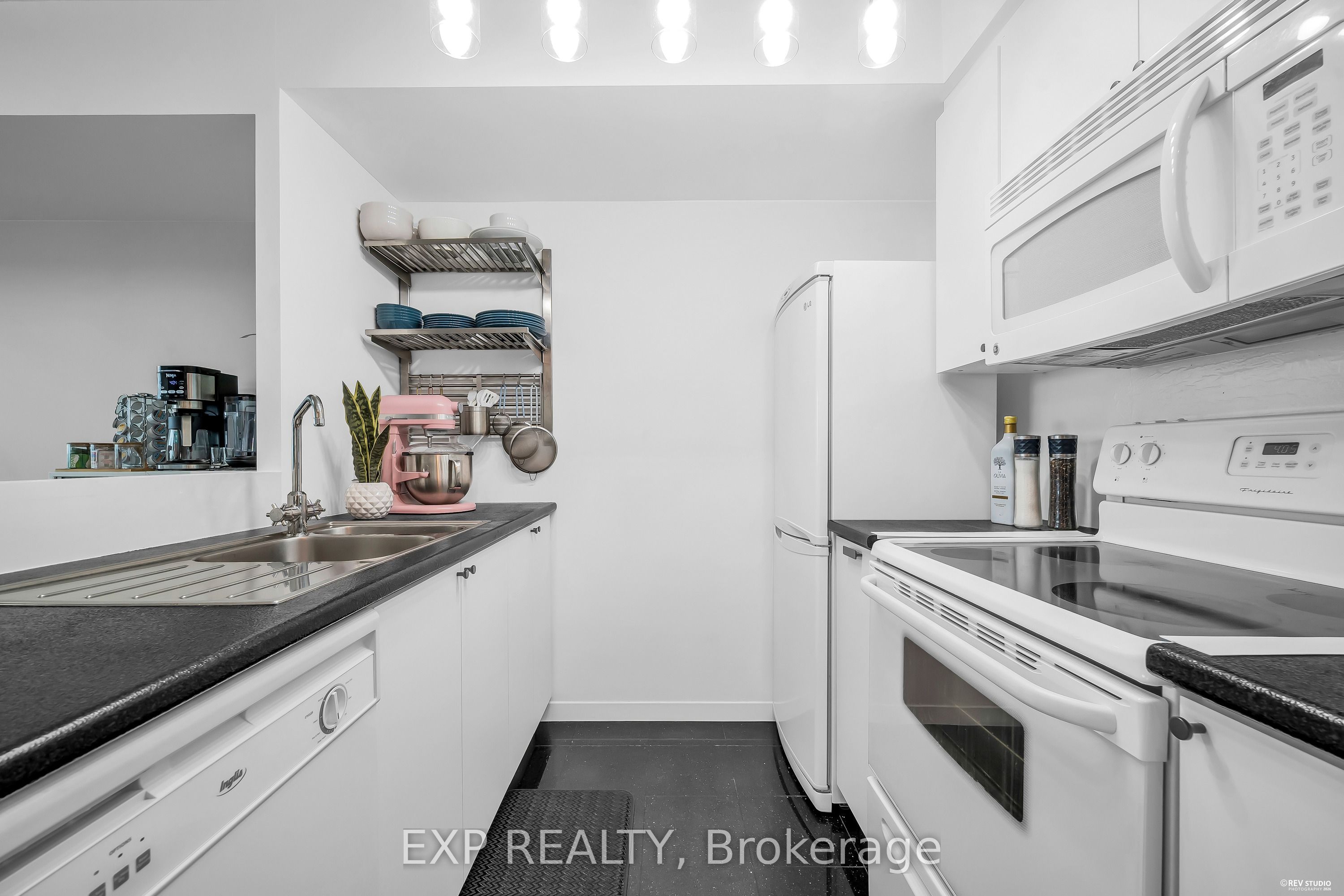 8 Lee Centre Drive N 1016 Property Photo 15