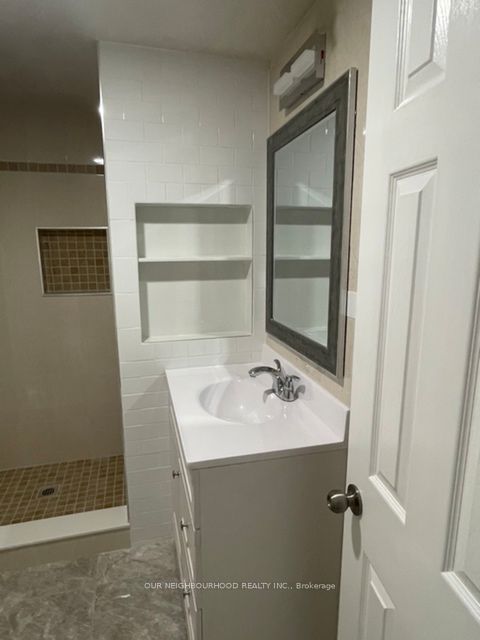 437 Fernhill Boulevard B Property Photo 9