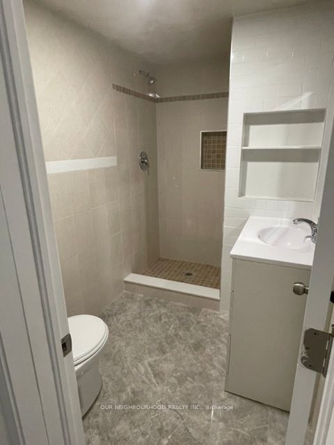 437 Fernhill Boulevard B Property Photo 10