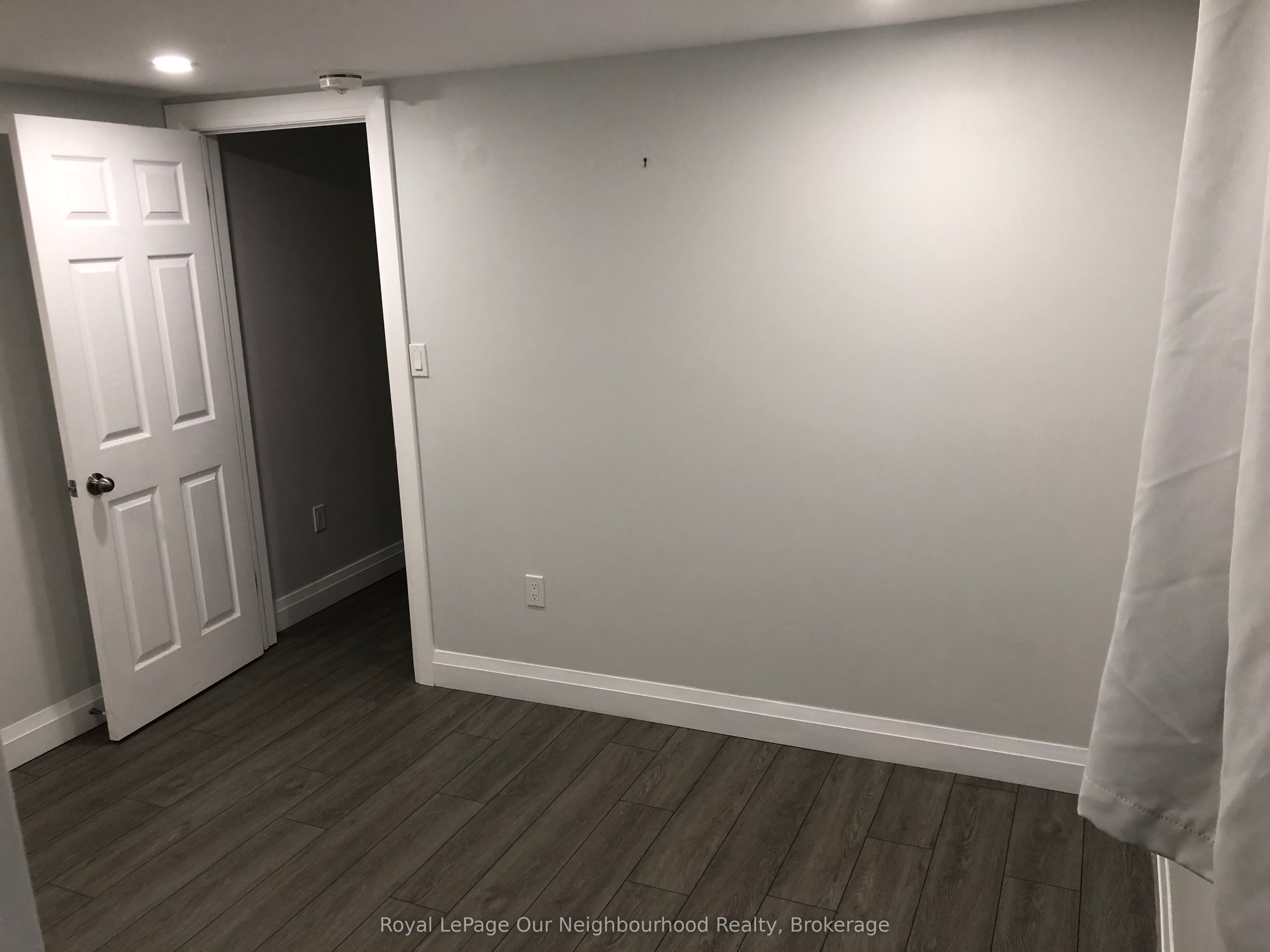 437 Fernhill Boulevard B Property Photo 13