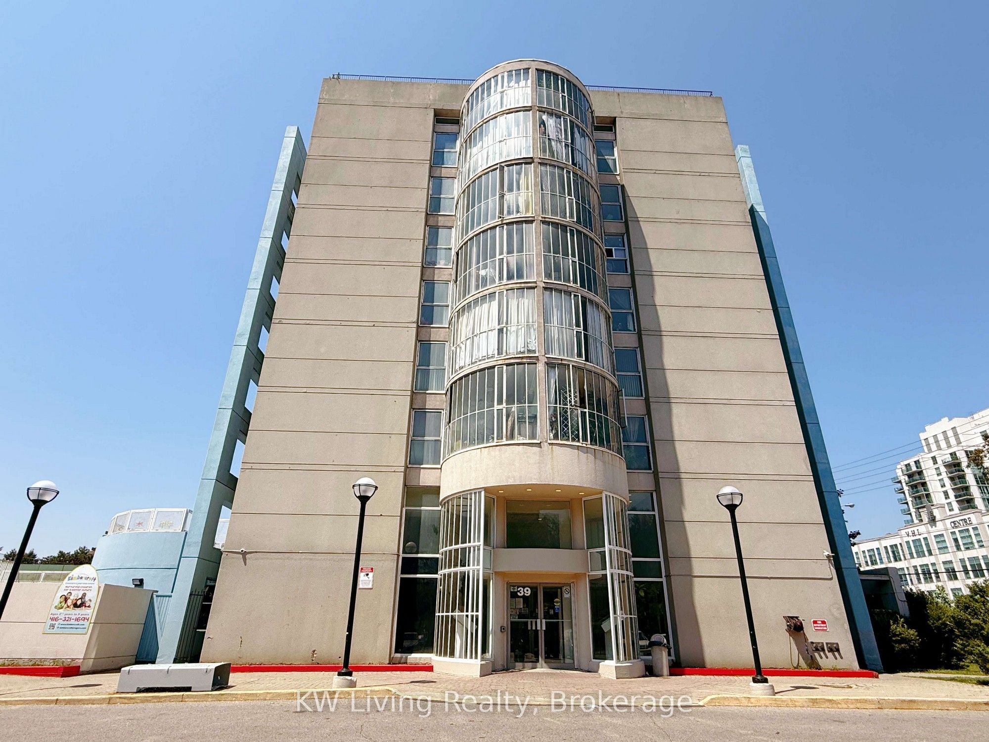 39 Kimbercroft Court 718