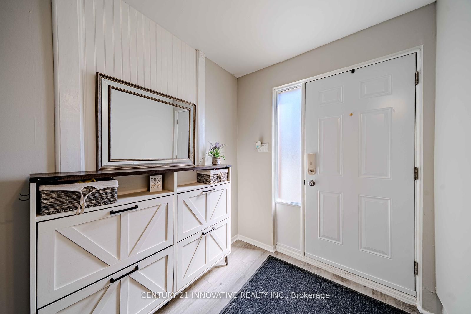 35 The Bridle Path Property Photo 6