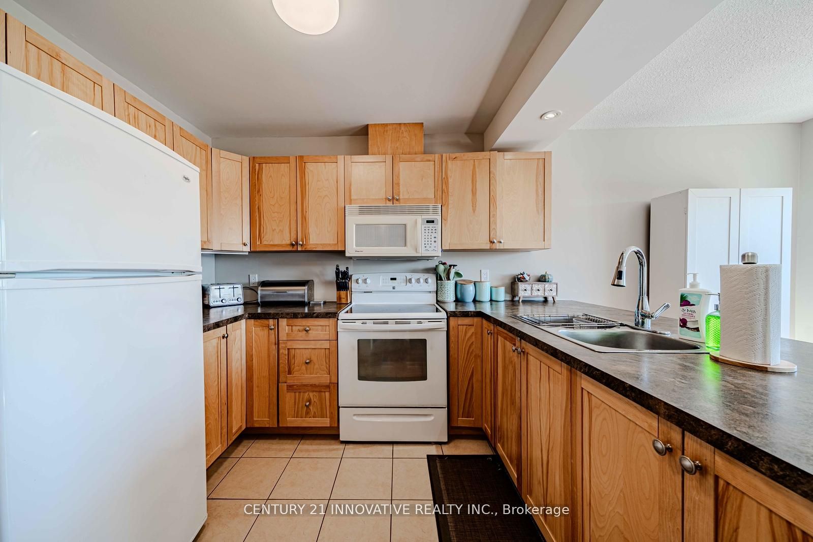 35 The Bridle Path Property Photo 16