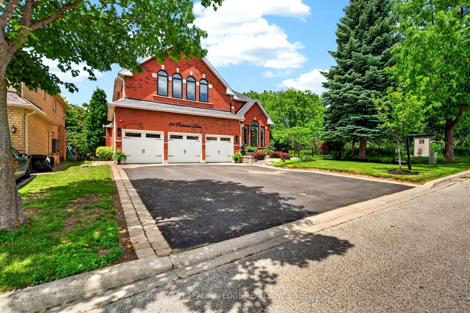 94 Roberson Drive Property Photo 3