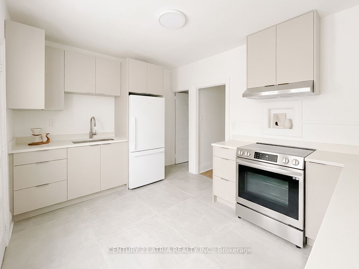 63 Bastedo Avenue Property Photo 7