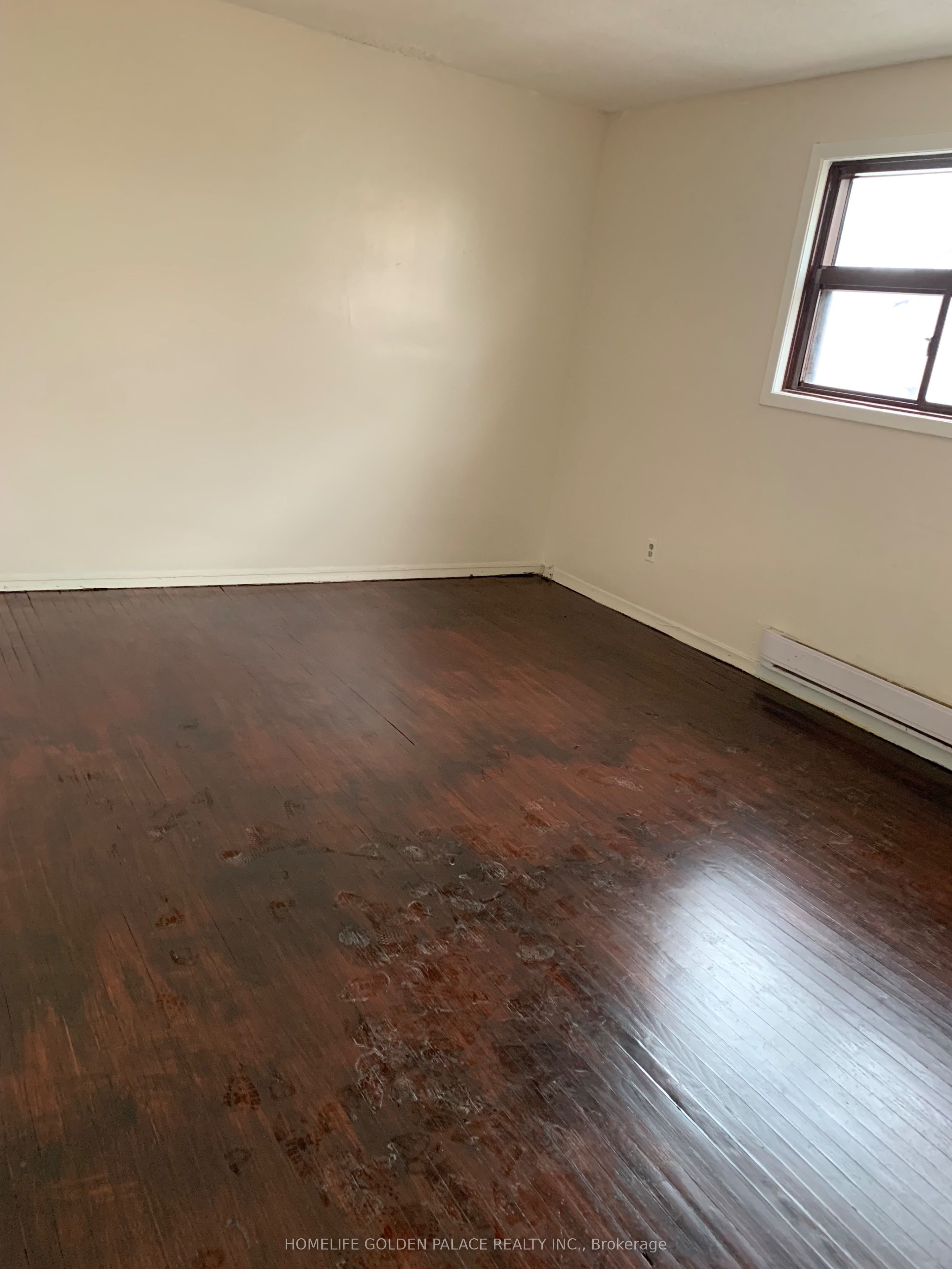 1883a Lawrence Avenue E Property Photo 4