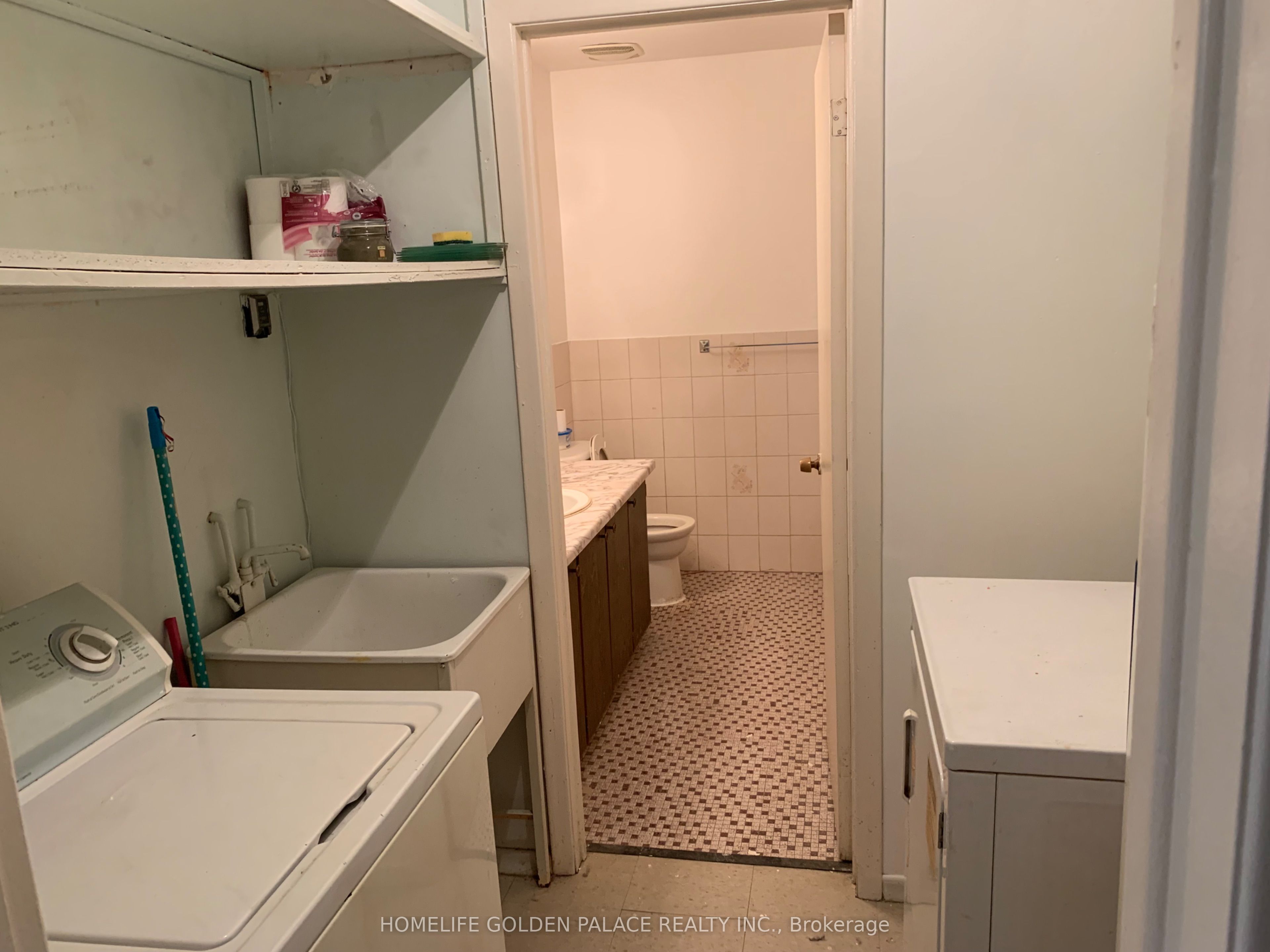 1883a Lawrence Avenue E Property Photo 7