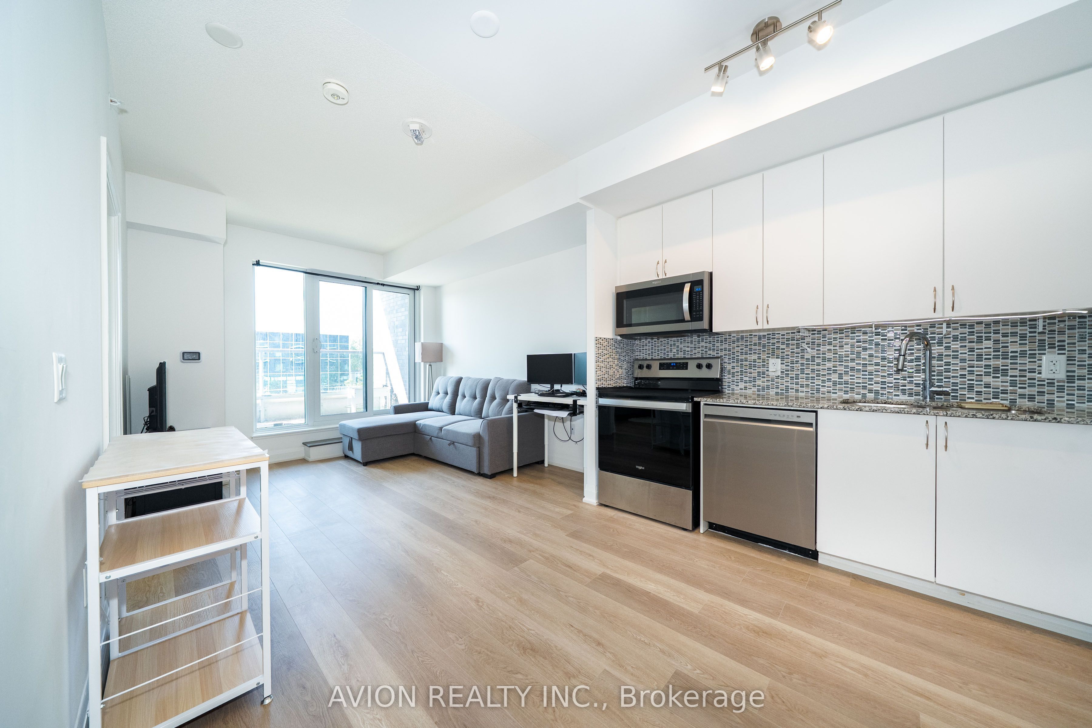 3220 Sheppard Avenue E 212 Property Photo 1