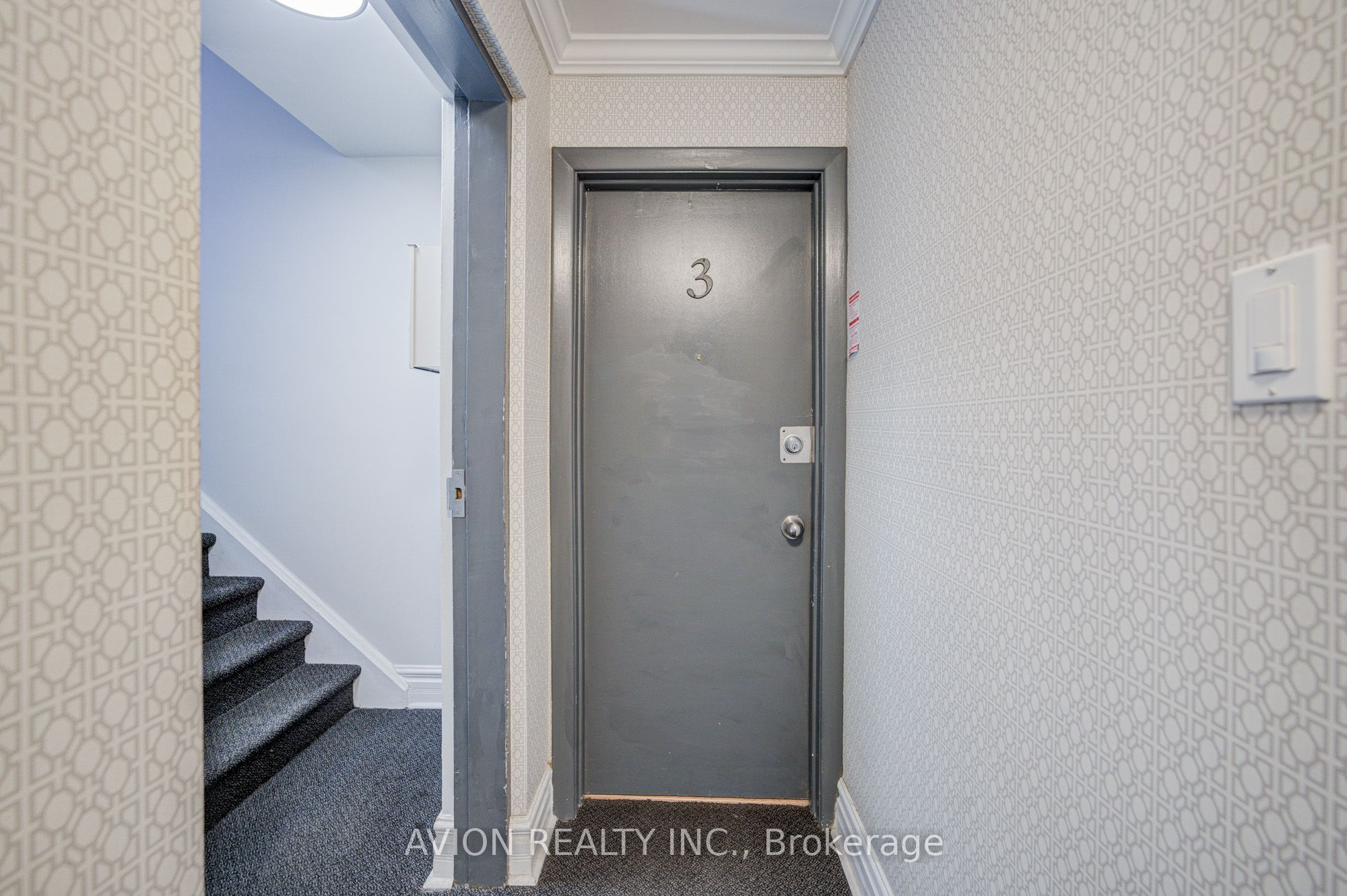882 Broadview Avenue Unit 3 Property Photo 4