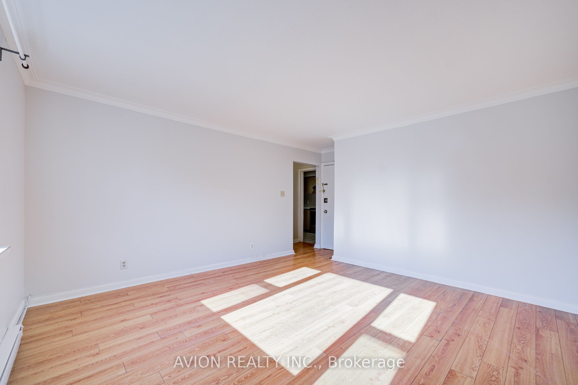882 Broadview Avenue Unit 3 Property Photo 5