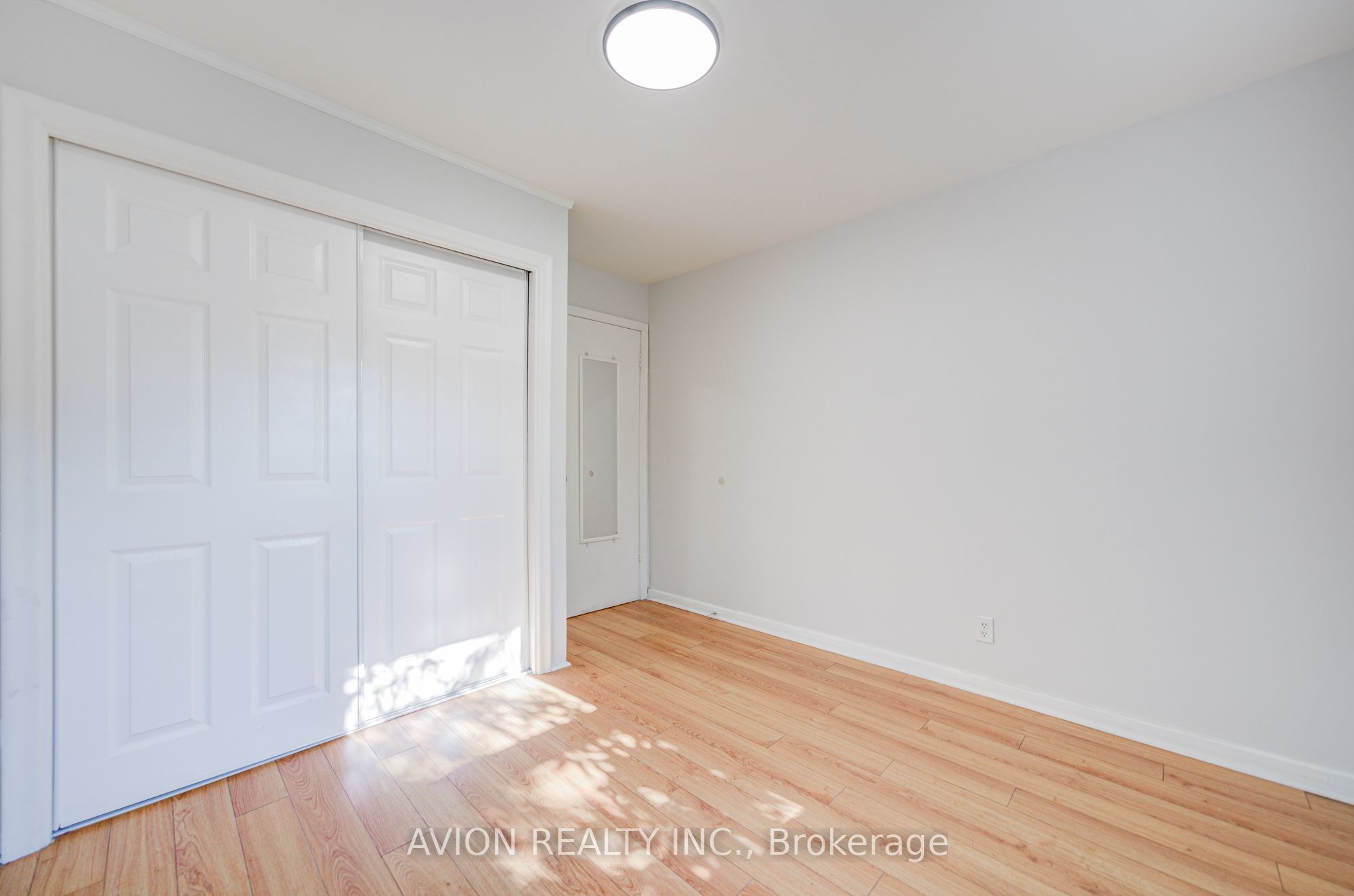 882 Broadview Avenue Unit 3 Property Photo 9