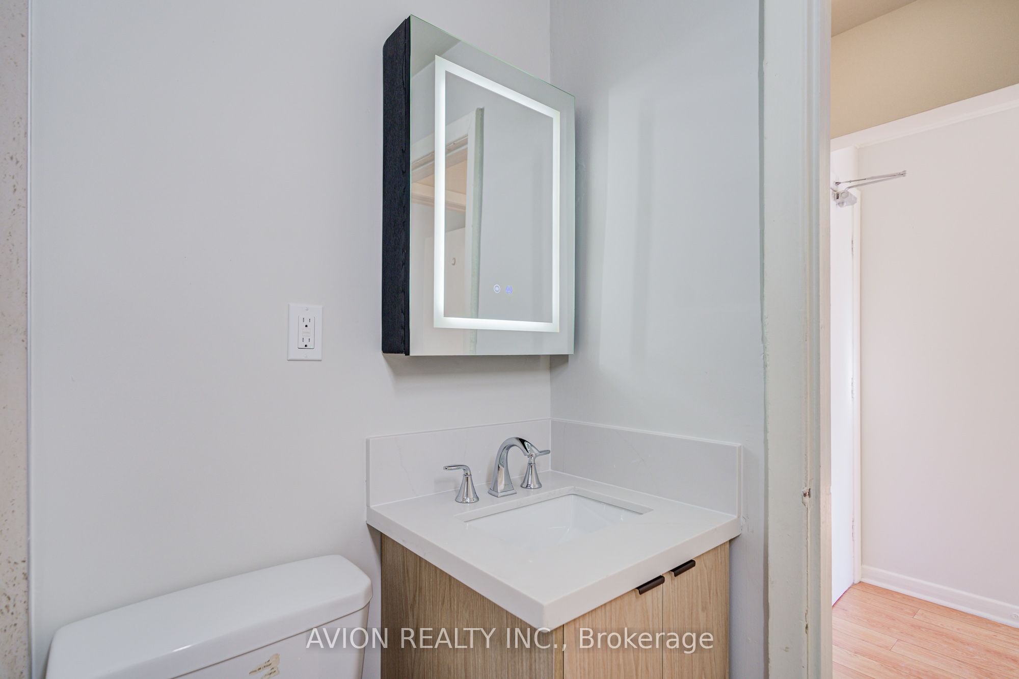 882 Broadview Avenue Unit 3 Property Photo 13