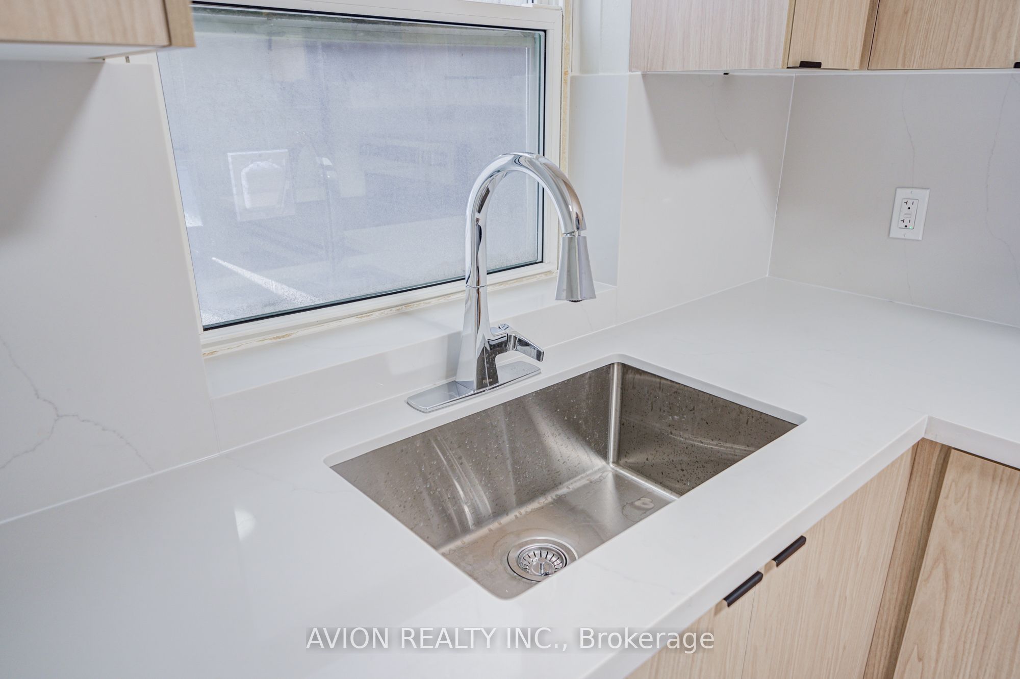 882 Broadview Avenue Unit 3 Property Photo 17