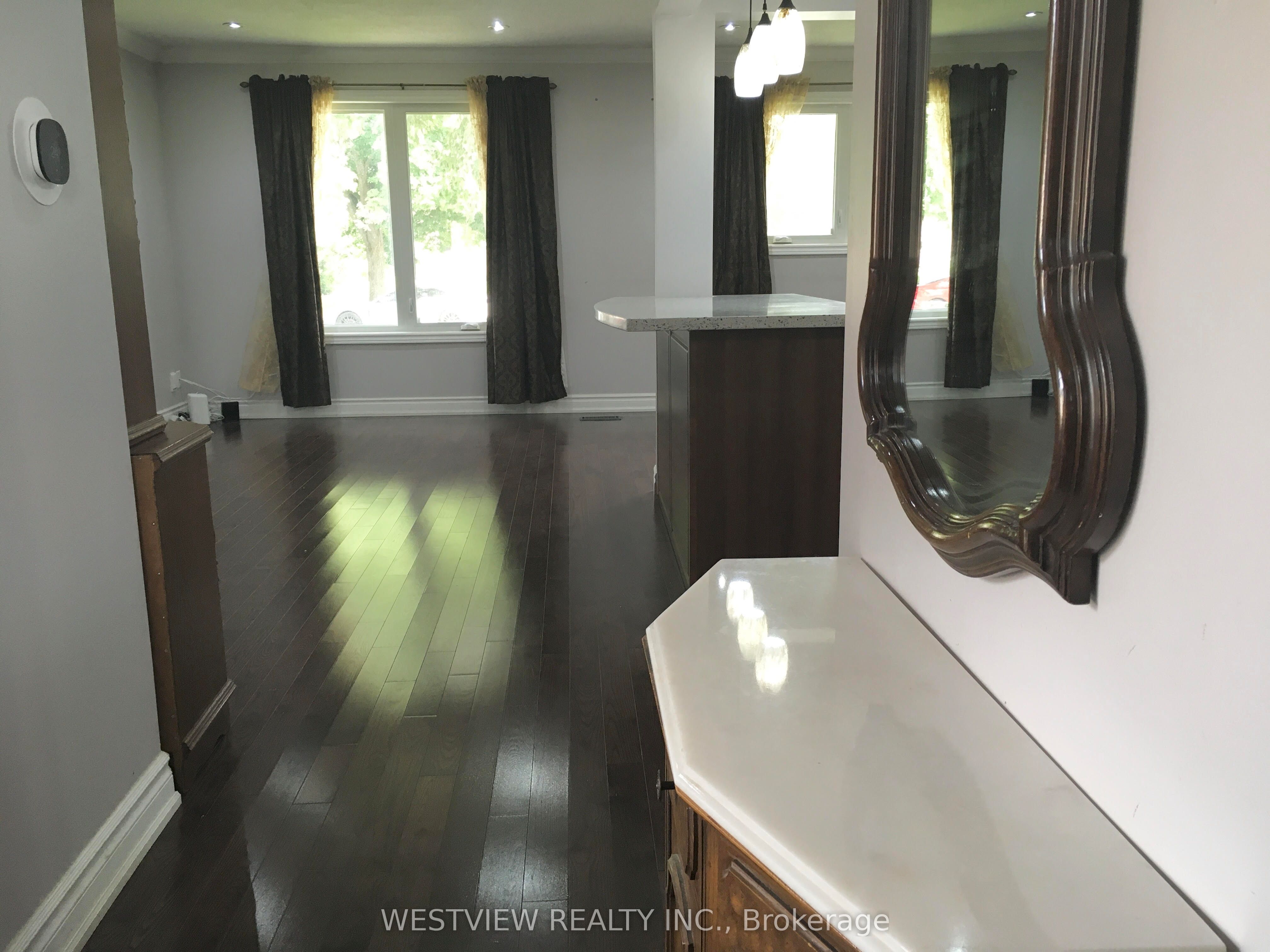 19 Coxworth Crescent Property Photo 7