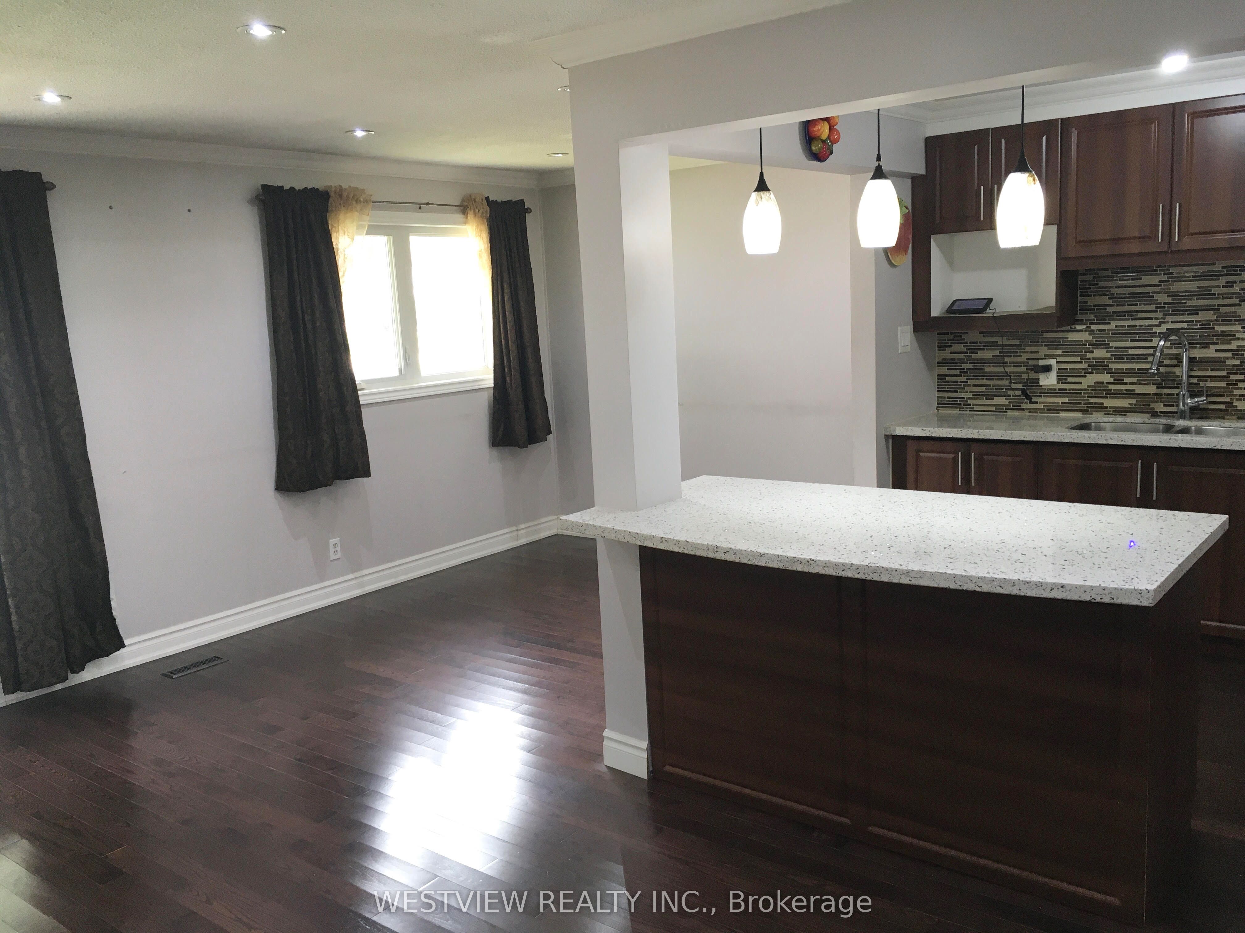 19 Coxworth Crescent Property Photo 12