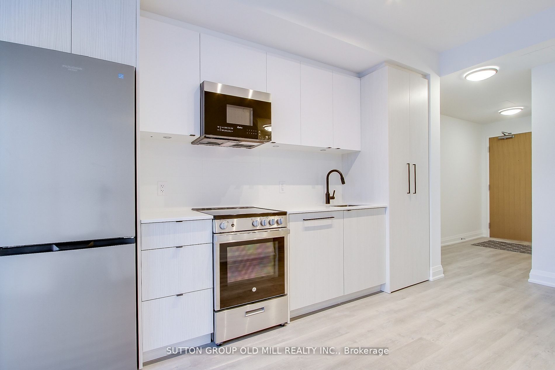 2369 Danforth Avenue 516 Property Photo 5