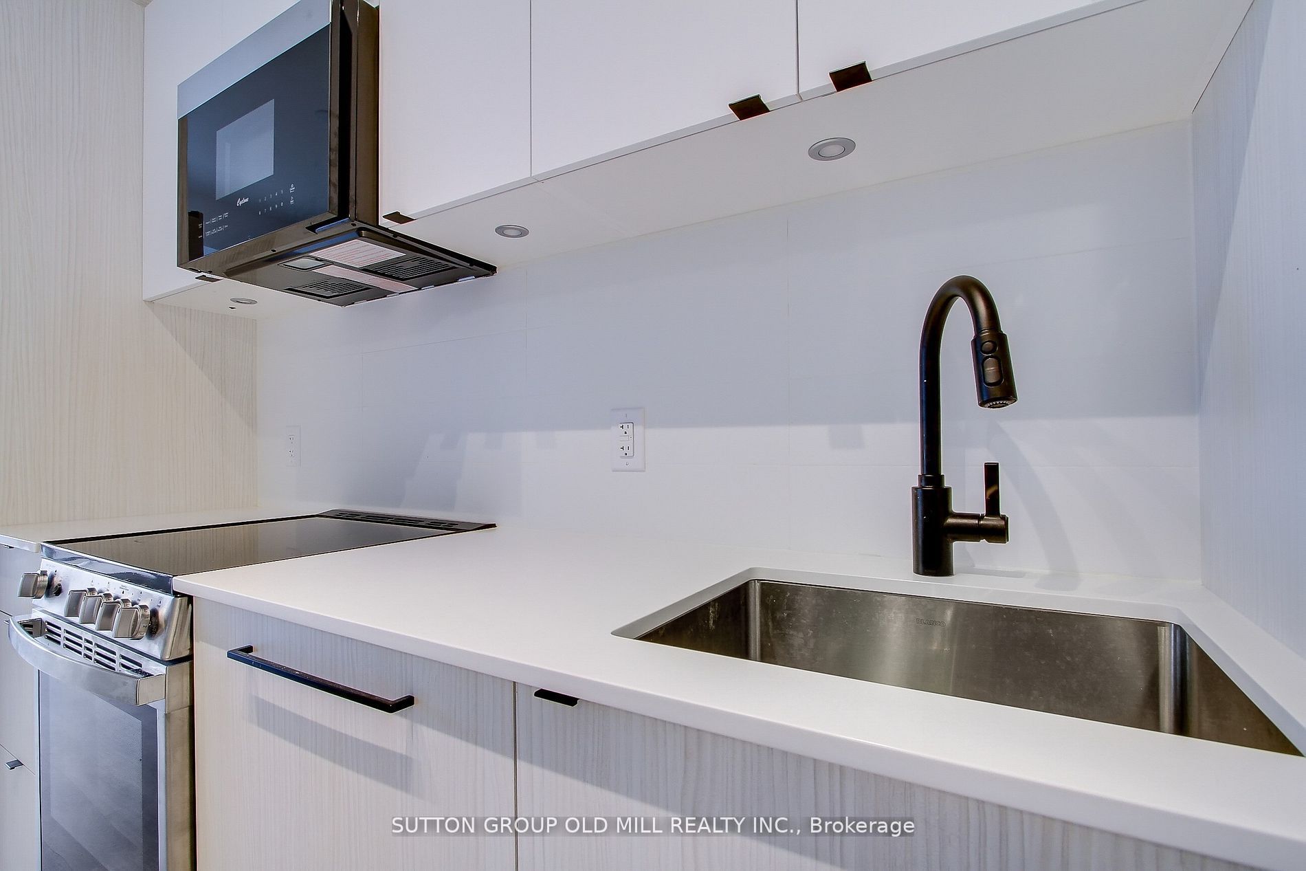 2369 Danforth Avenue 516 Property Photo 6