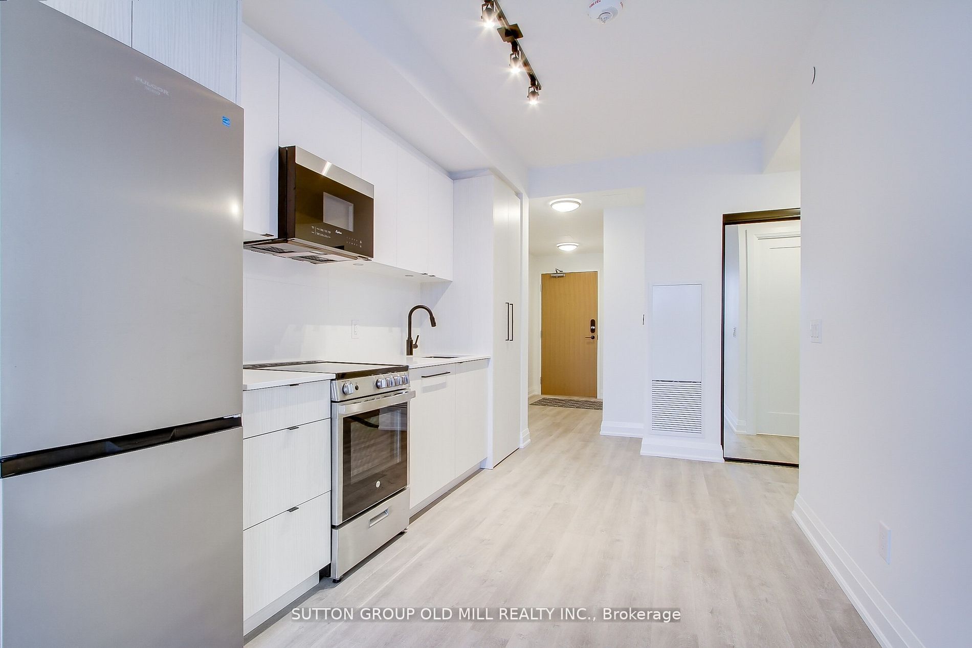 2369 Danforth Avenue 516 Property Photo 8