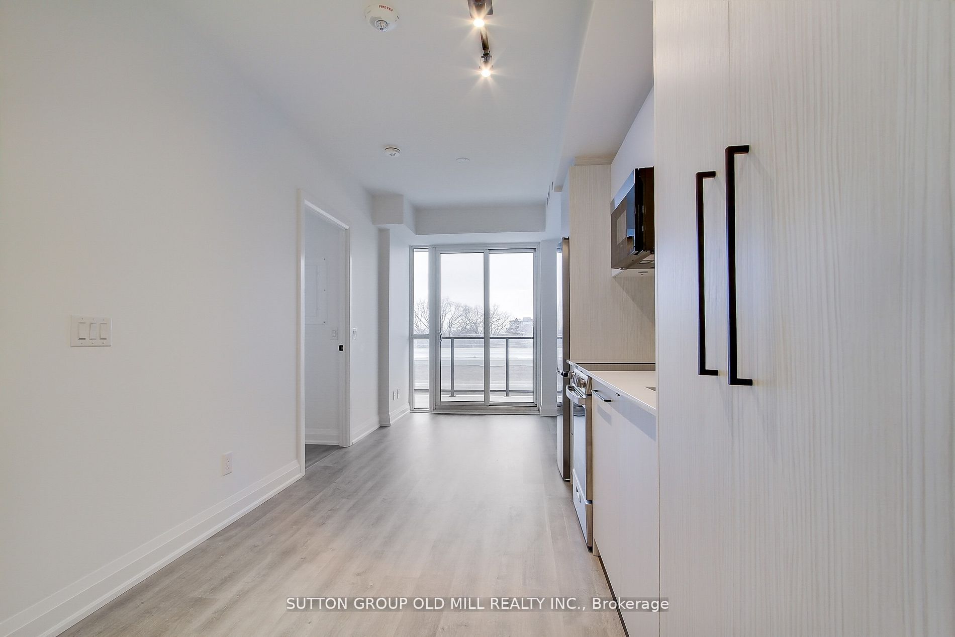 2369 Danforth Avenue 516 Property Photo 9