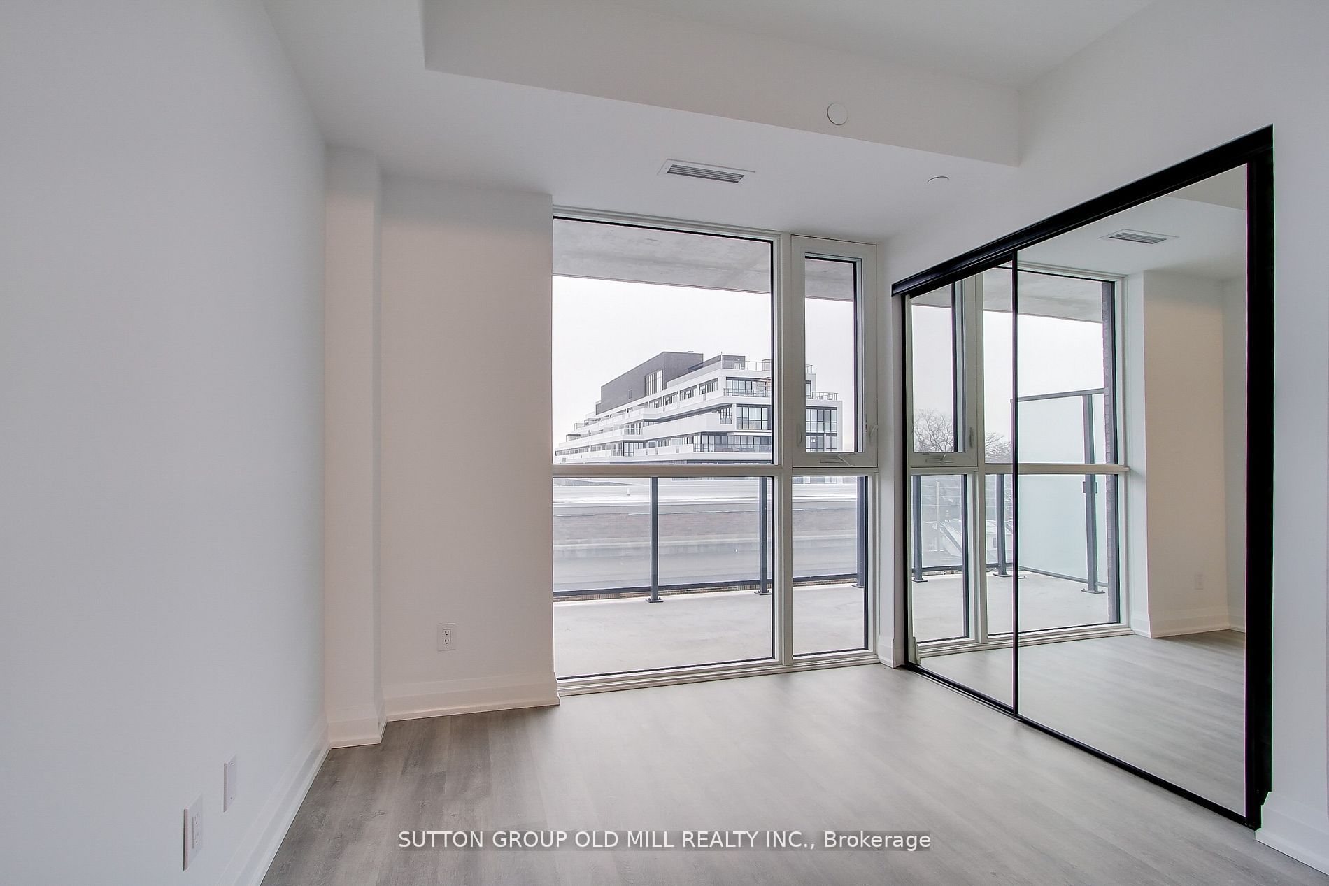 2369 Danforth Avenue 516 Property Photo 12