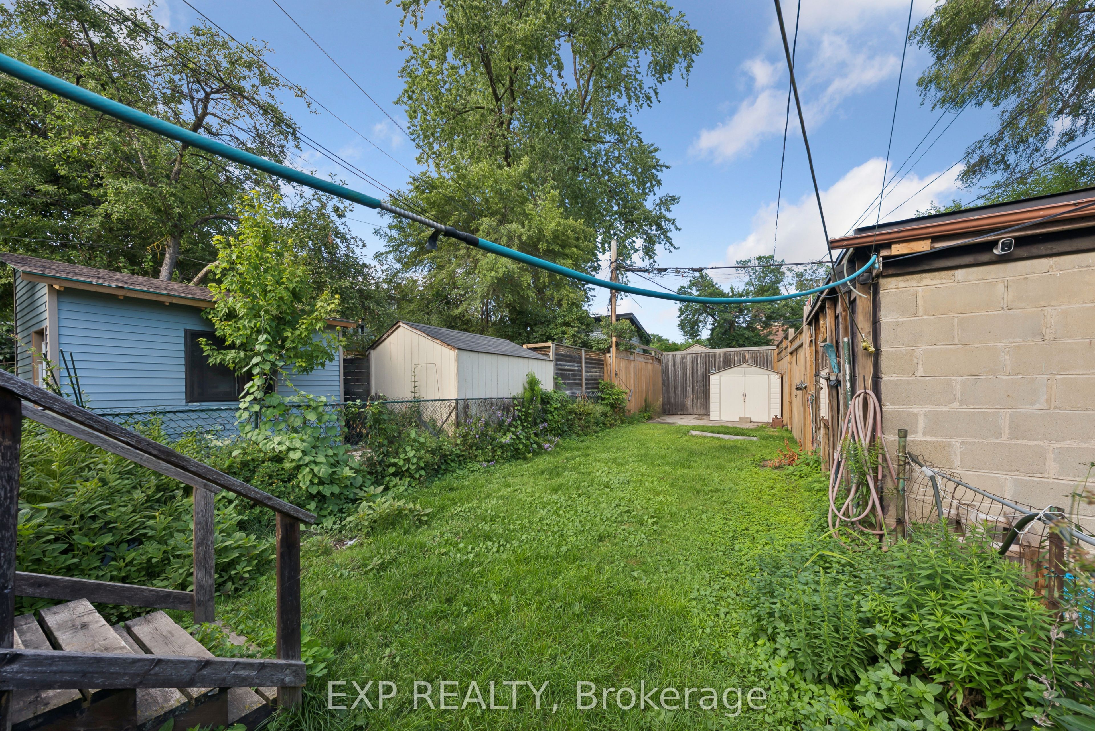 511 Carlaw Avenue Property Photo 6