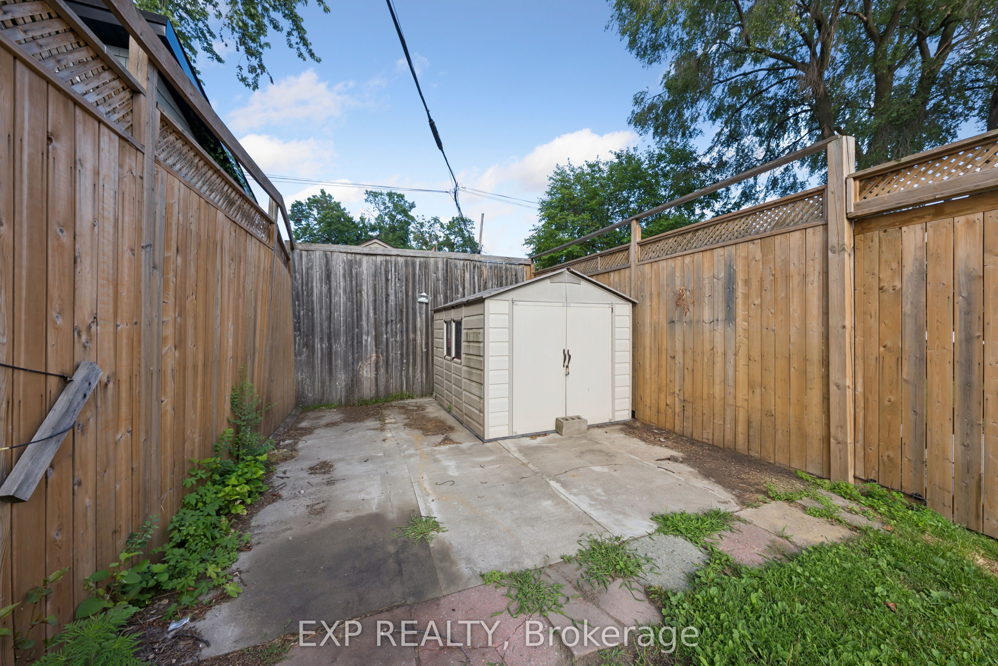 511 Carlaw Avenue Property Photo 8