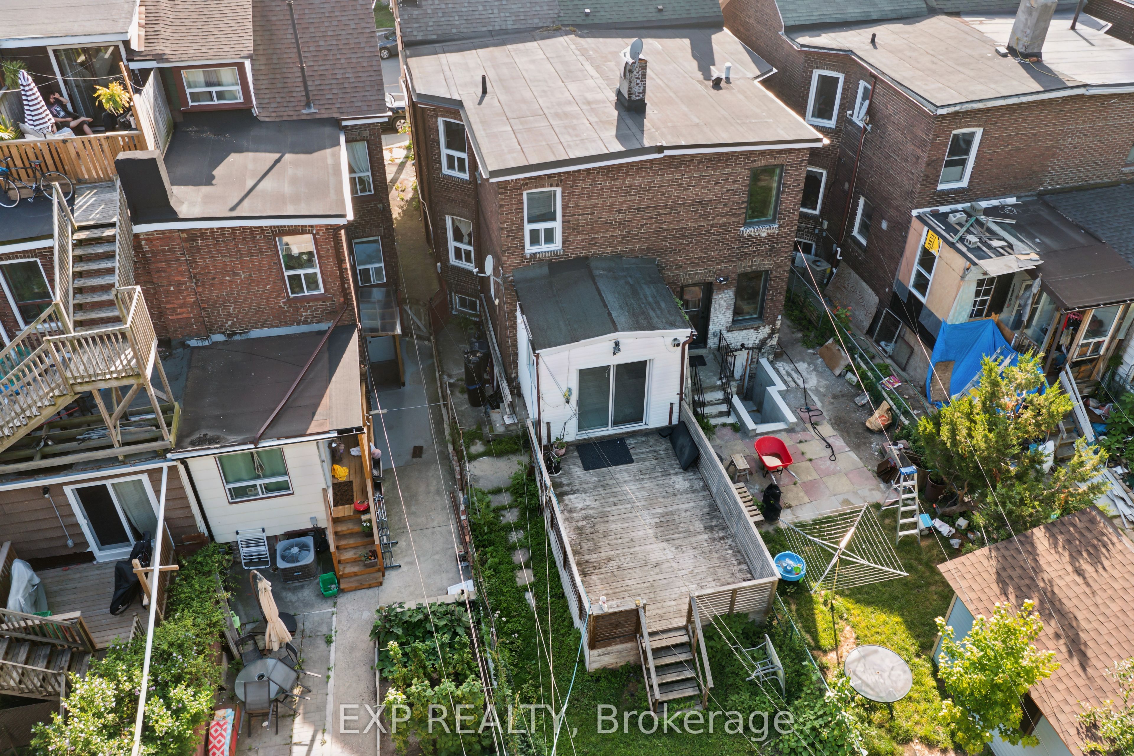 511 Carlaw Avenue Property Photo 11