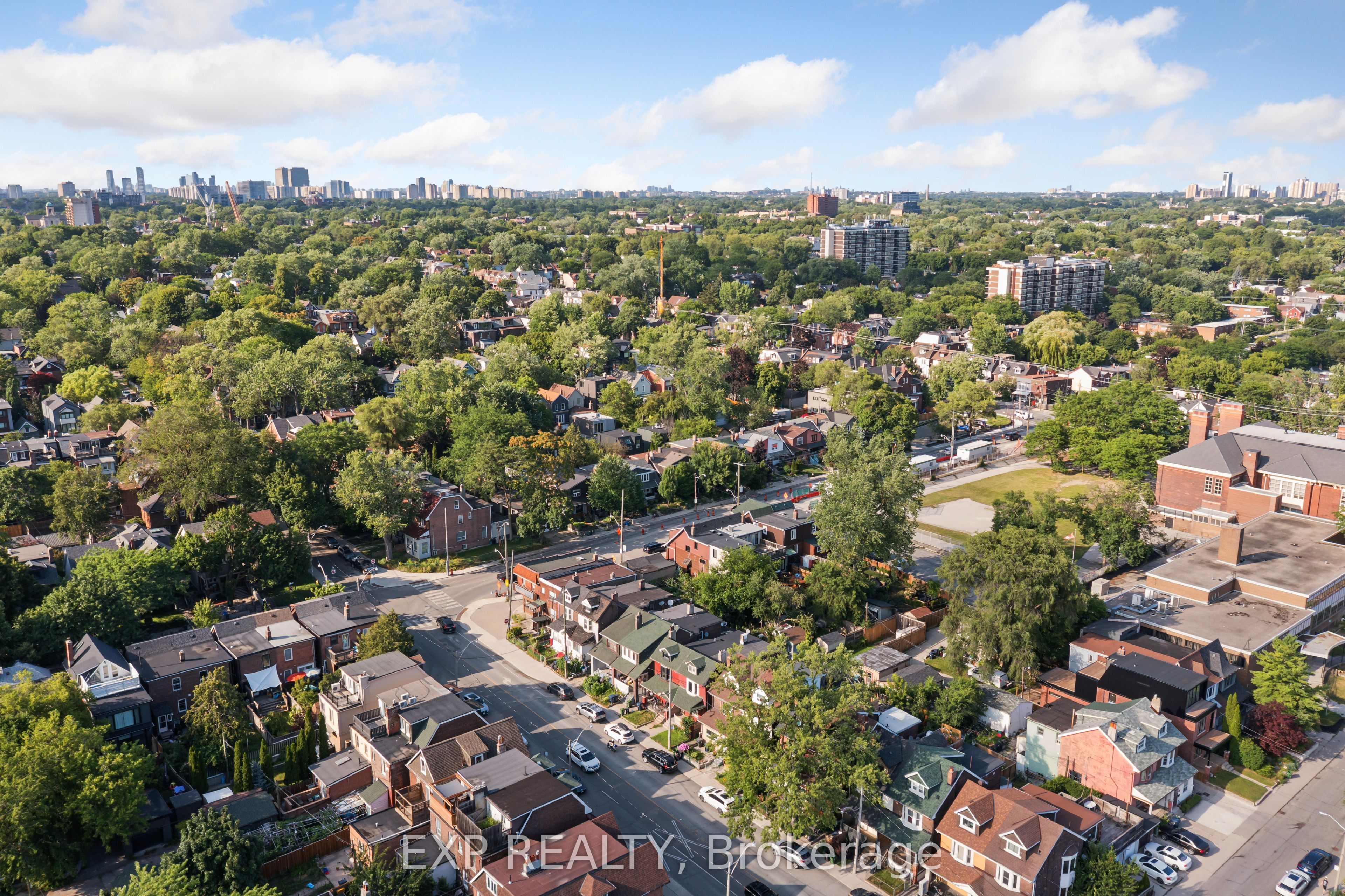 511 Carlaw Avenue Property Photo 17