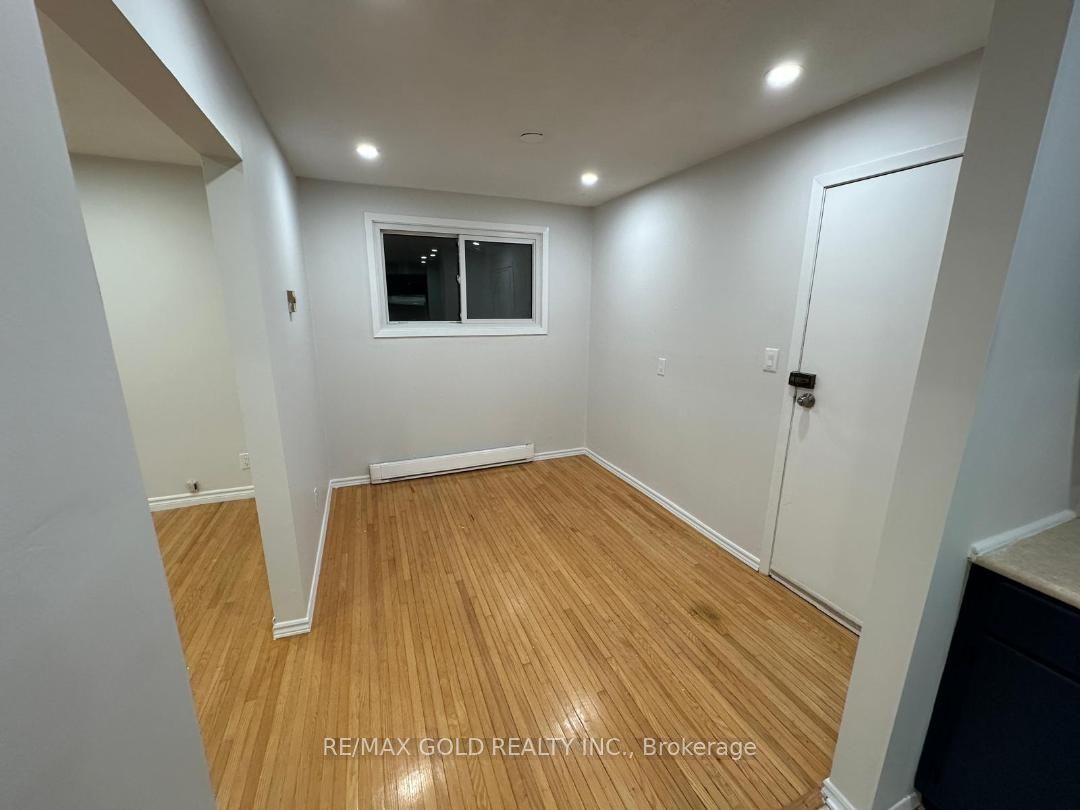 515 Stone Street Unit 2 ( Middle ) Property Photo 14