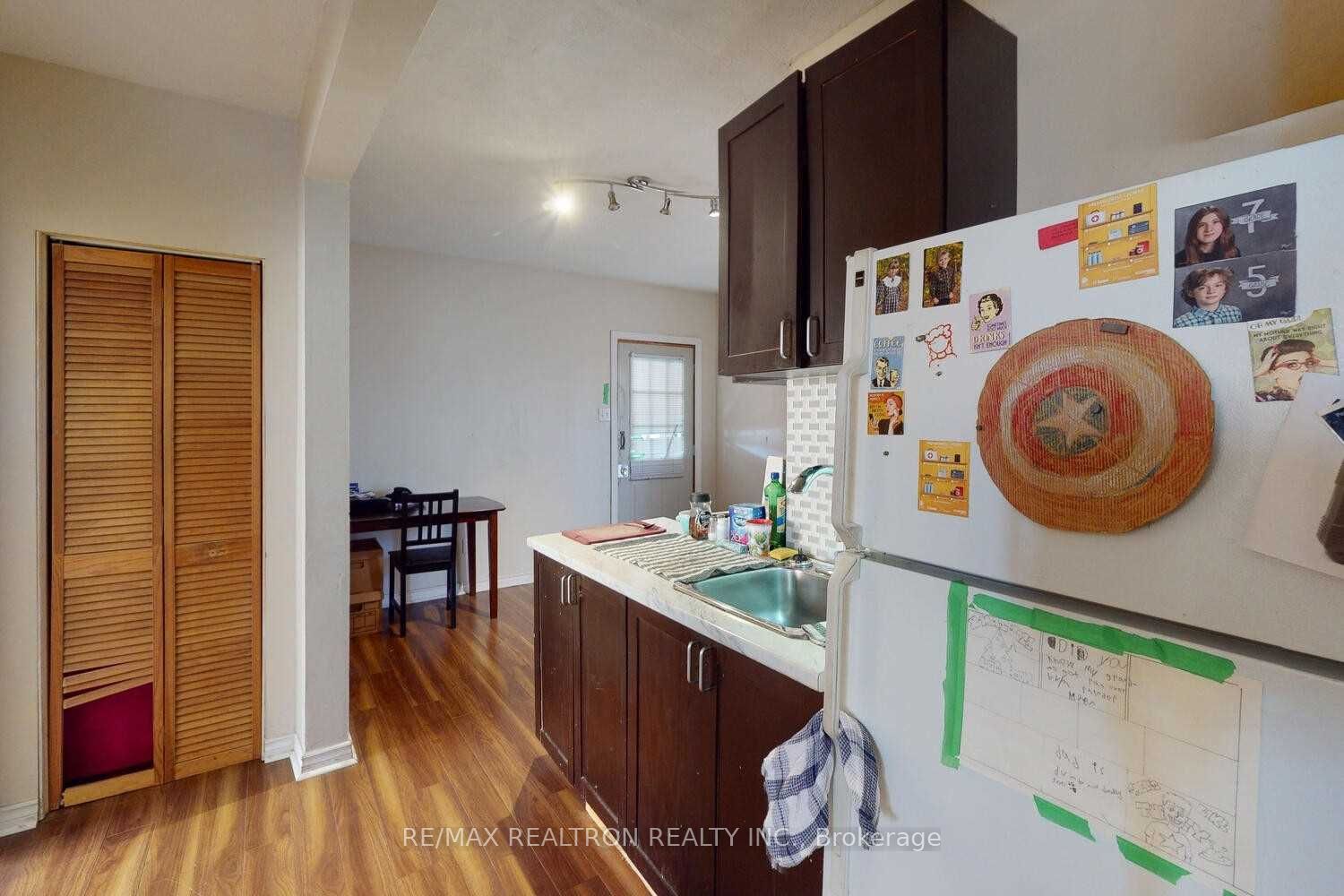54 Ritson Road S Property Photo 13