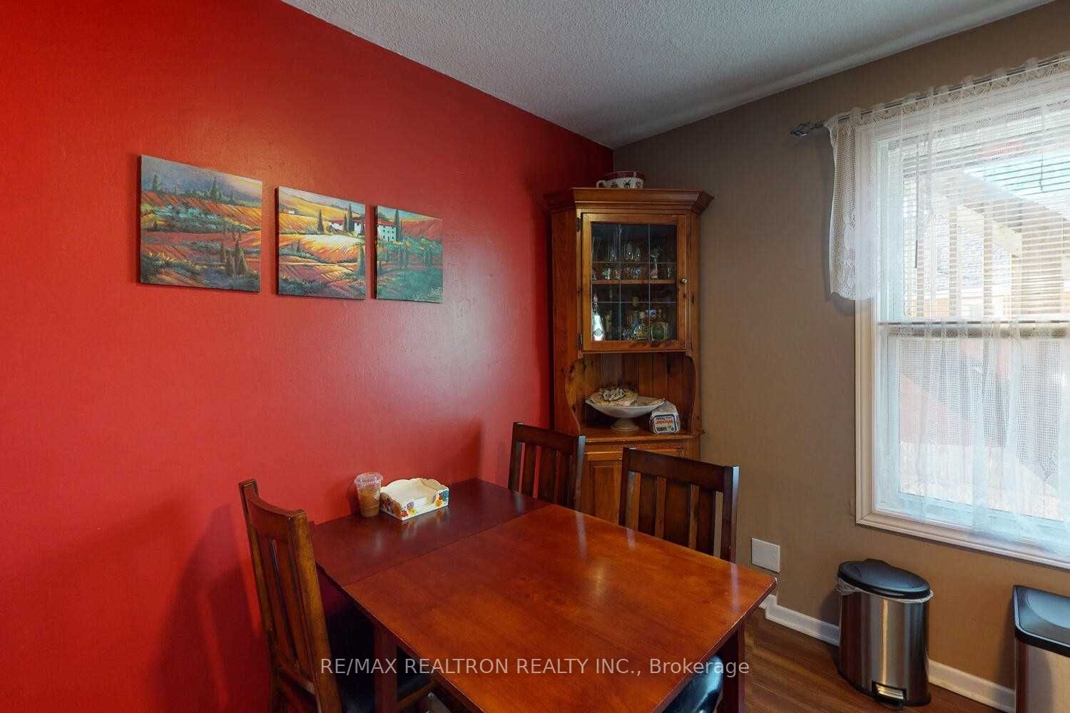 54 Ritson Road S Property Photo 20