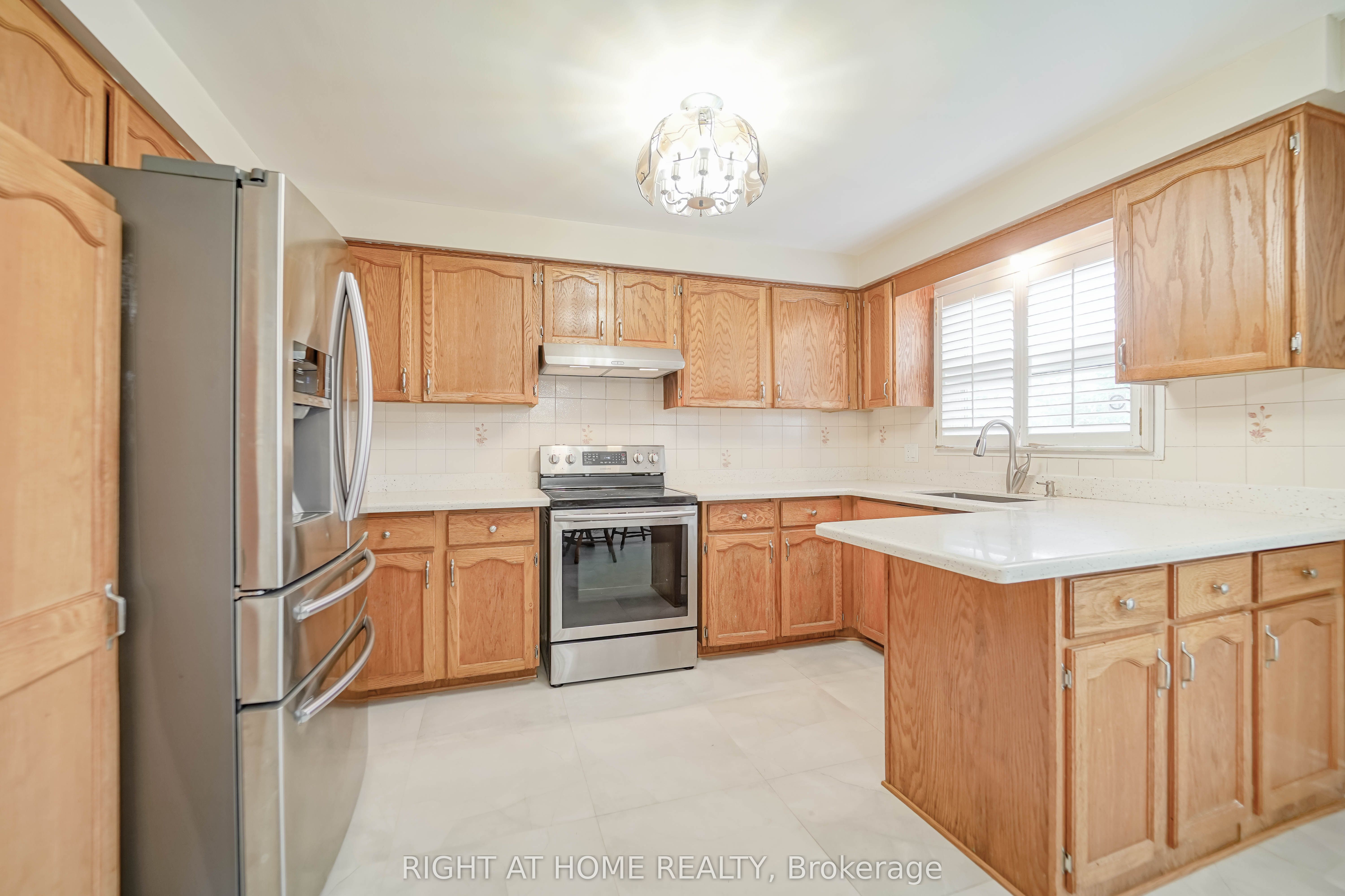 2 Lapworth Crescent Property Photo 10