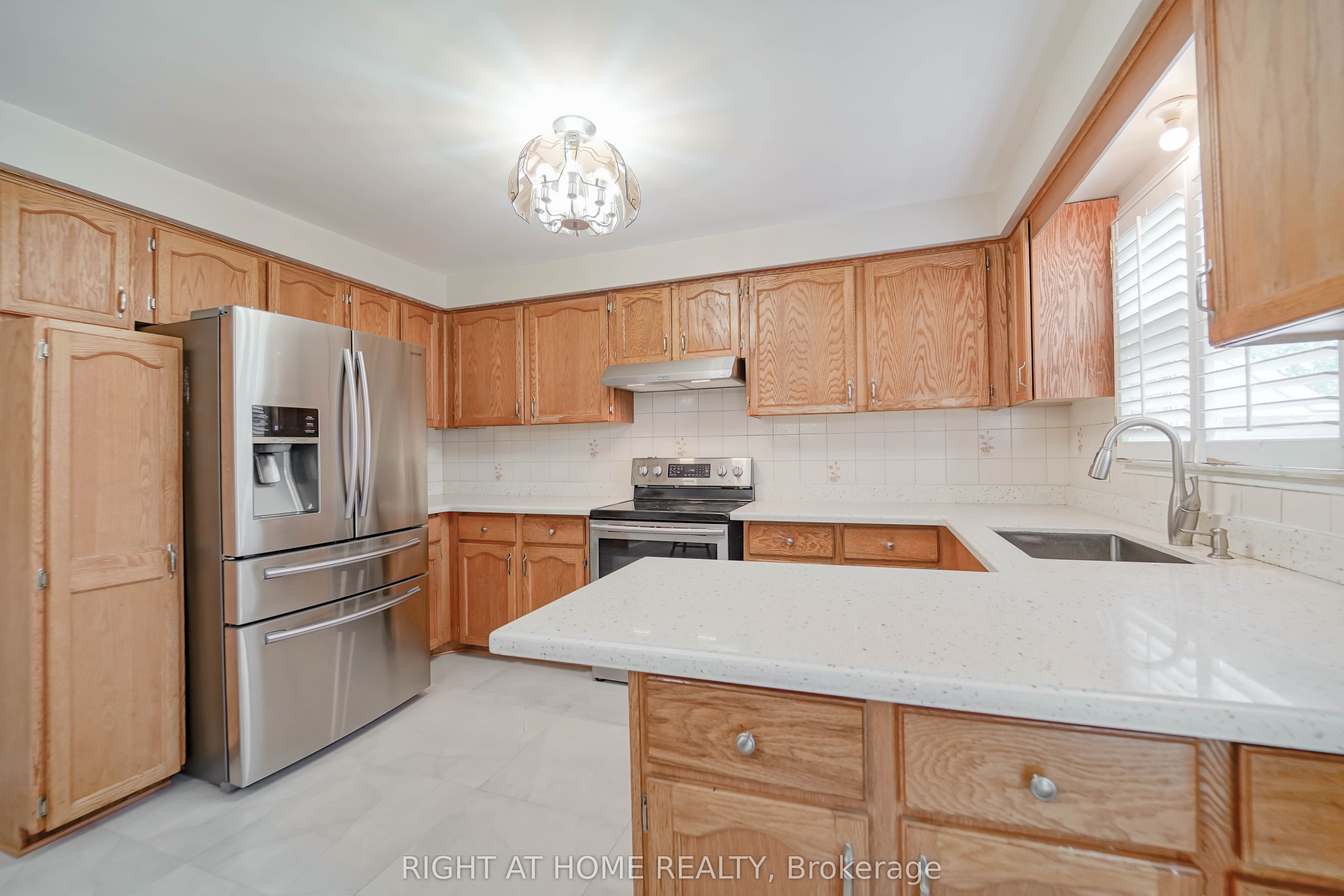 2 Lapworth Crescent Property Photo 11