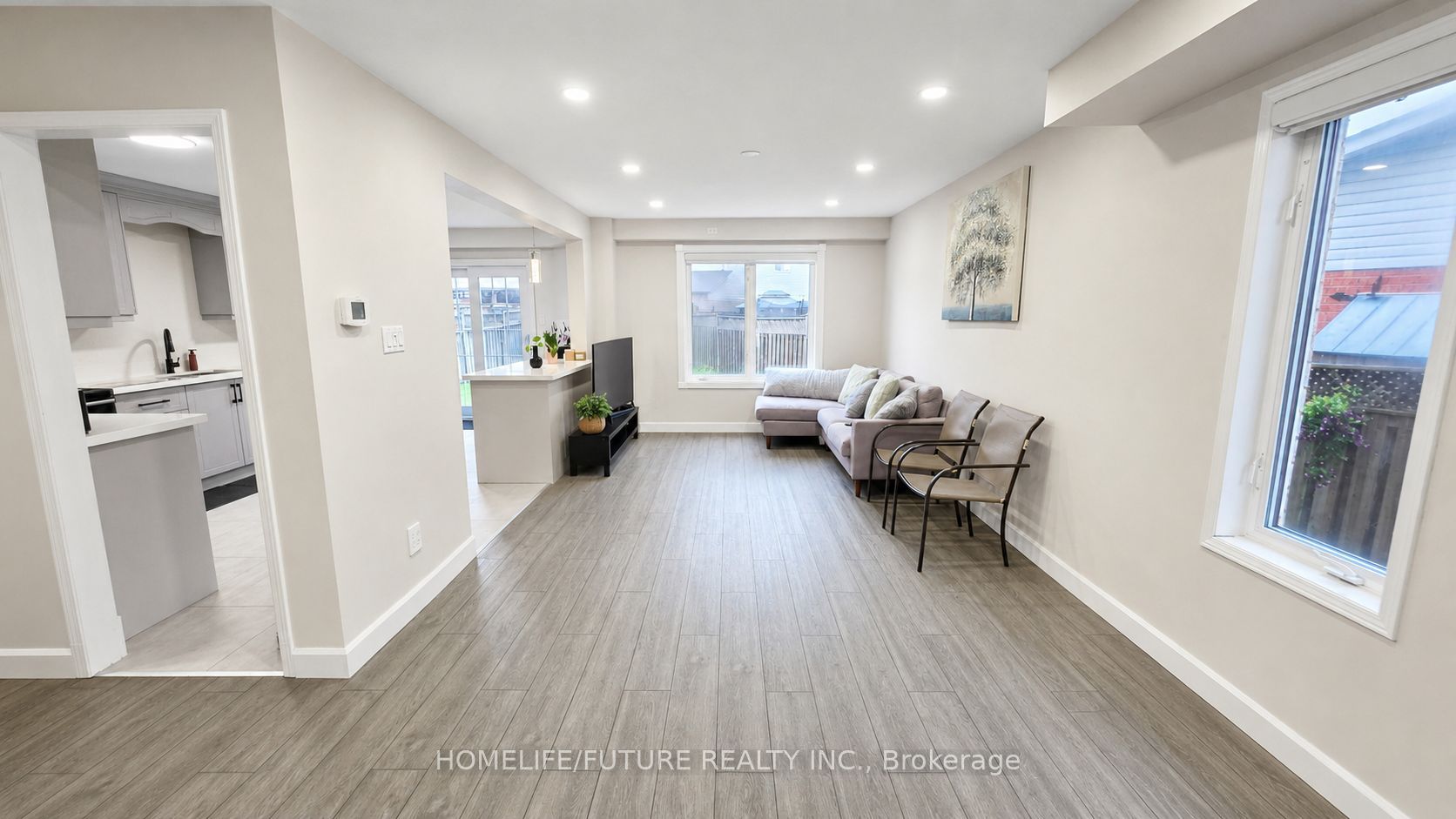 98 Guildwood Drive Property Photo 4