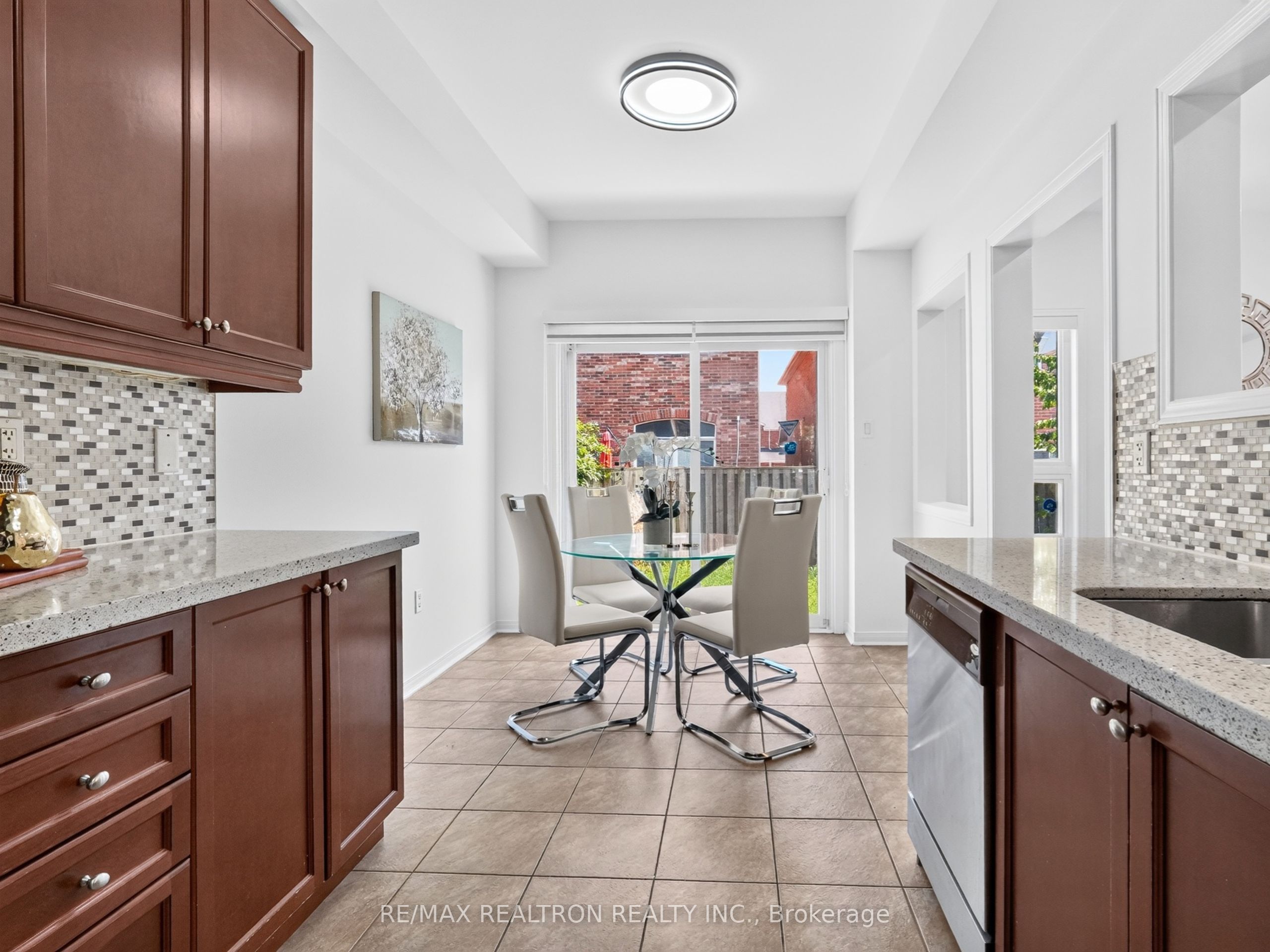 32 Whitlock Crescent Property Photo 9
